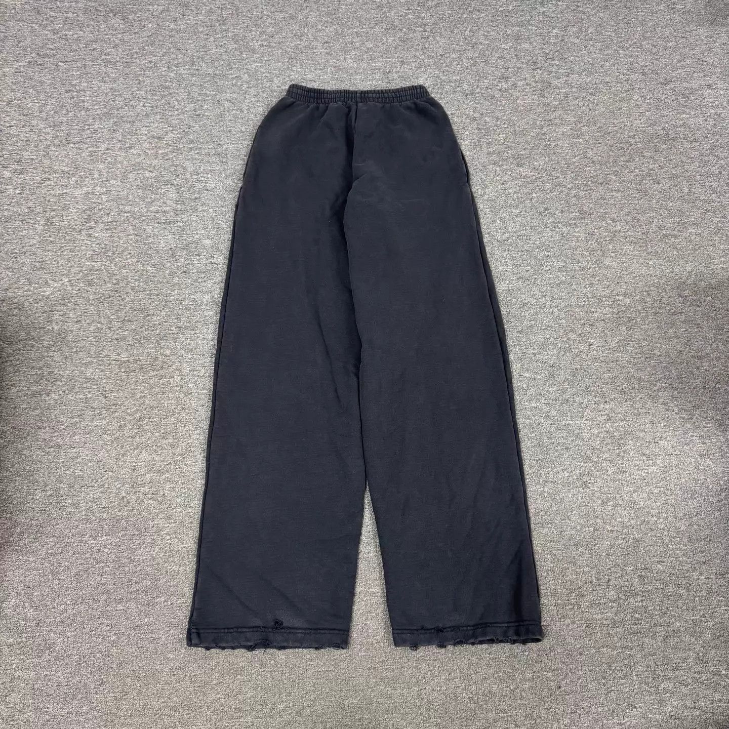 Balenciaga Balenciaga Black Distressed Logo Hem Sweatpants Size US 33 - 2 Thumbnail