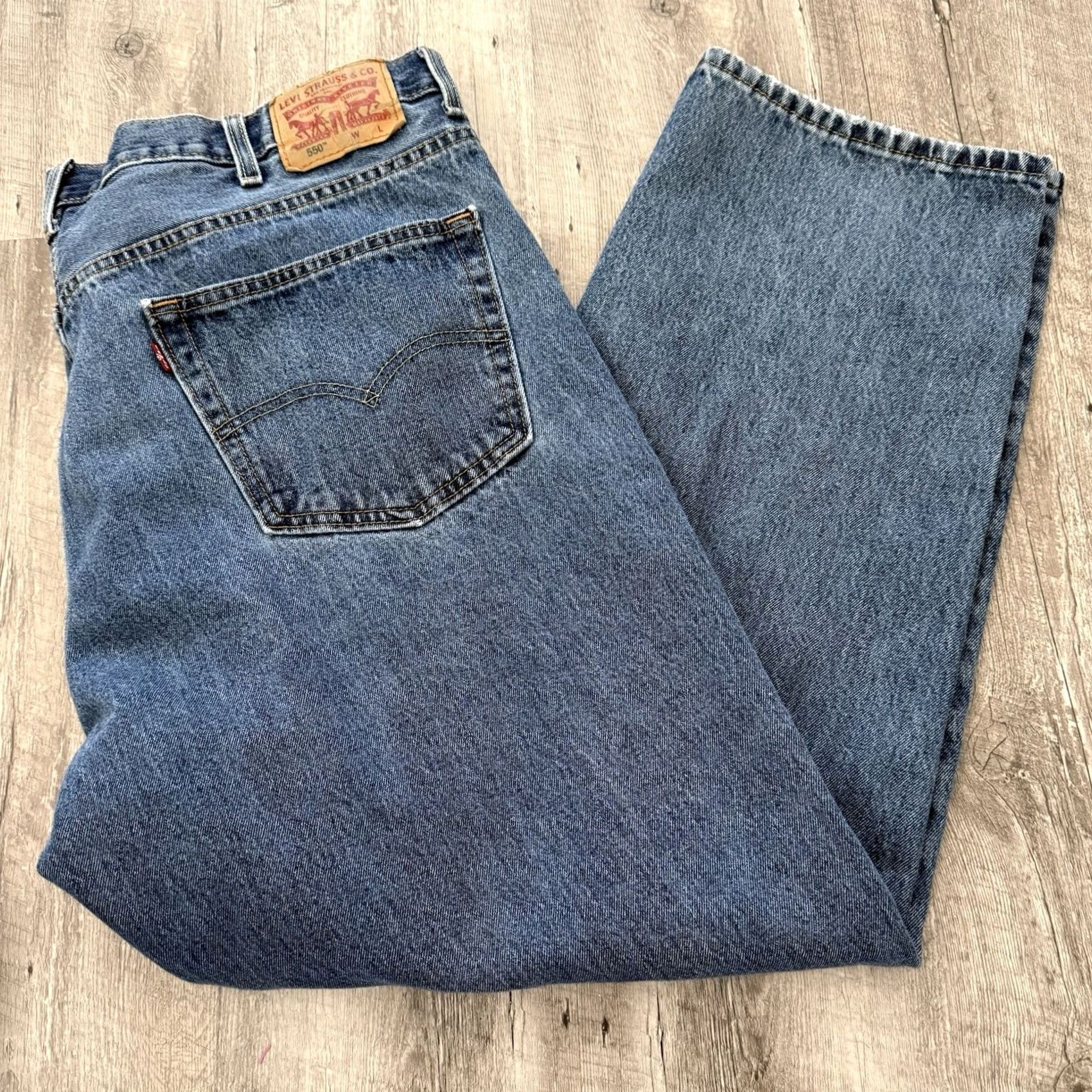 Levi's Levi’s 550 Jeans Mens Relaxed Fit Medium Wash Blue 44x32 100% Cotton Jeans Zinc Zip 5-Pocket Regular Mens Size US 44 / EU 60 - 5 Thumbnail