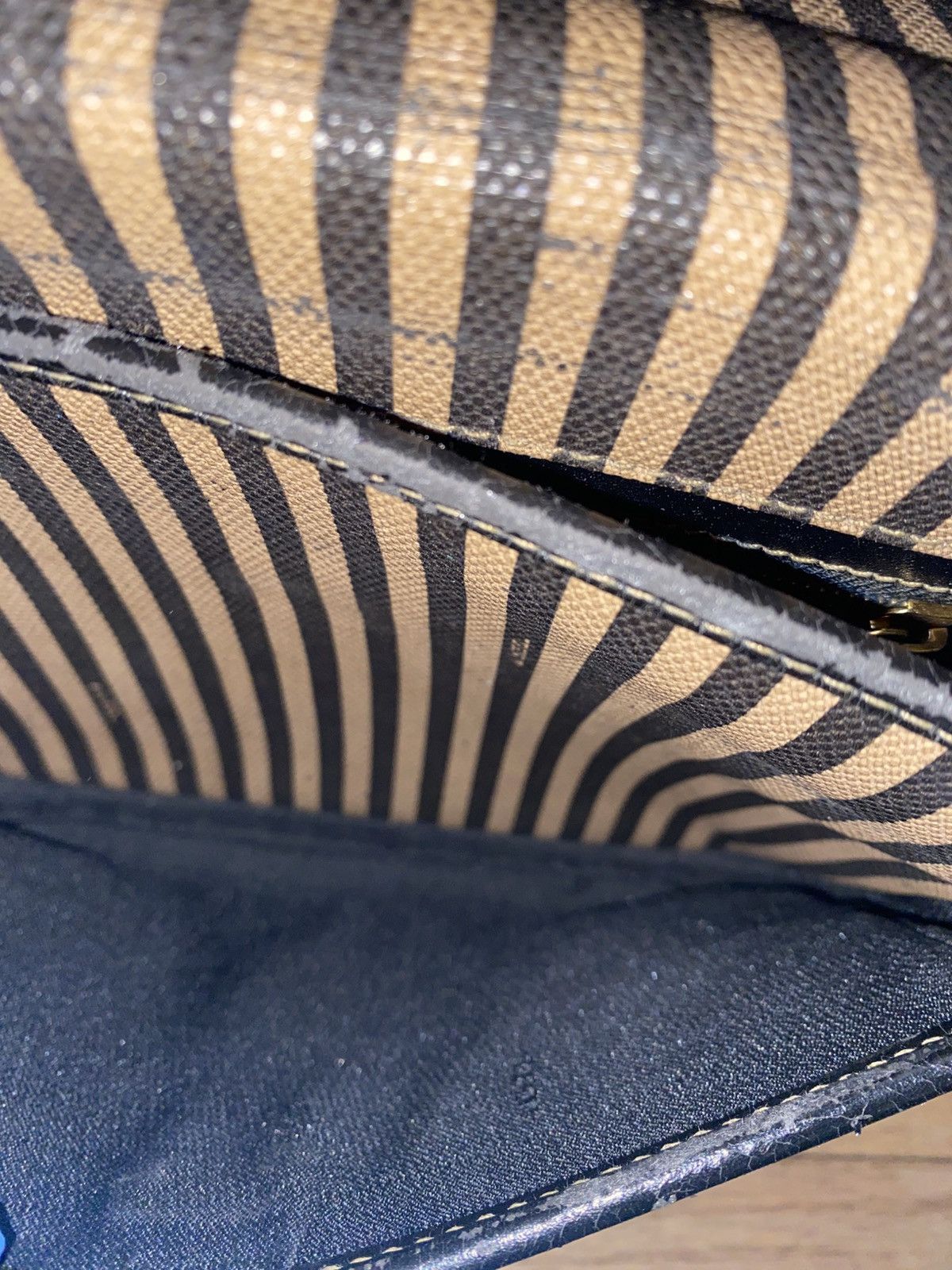 Fendi Authentic Vintage Fendi Purse Size ONE SIZE - 15 Thumbnail