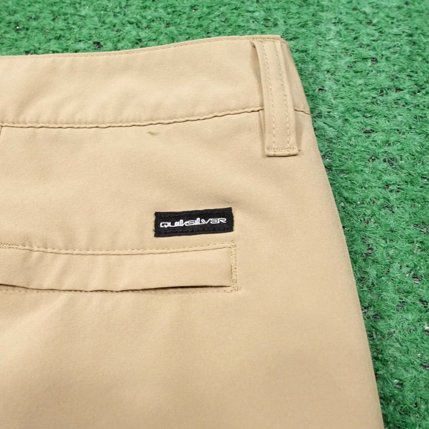 Quiksilver Quiksilver Shorts Mens 38 Beige Amphibian DryFlight Quick Dry 9 Inseam Chino Casual Travel Pocket Logo Mens Size US 38 / EU 54 - 4 Thumbnail