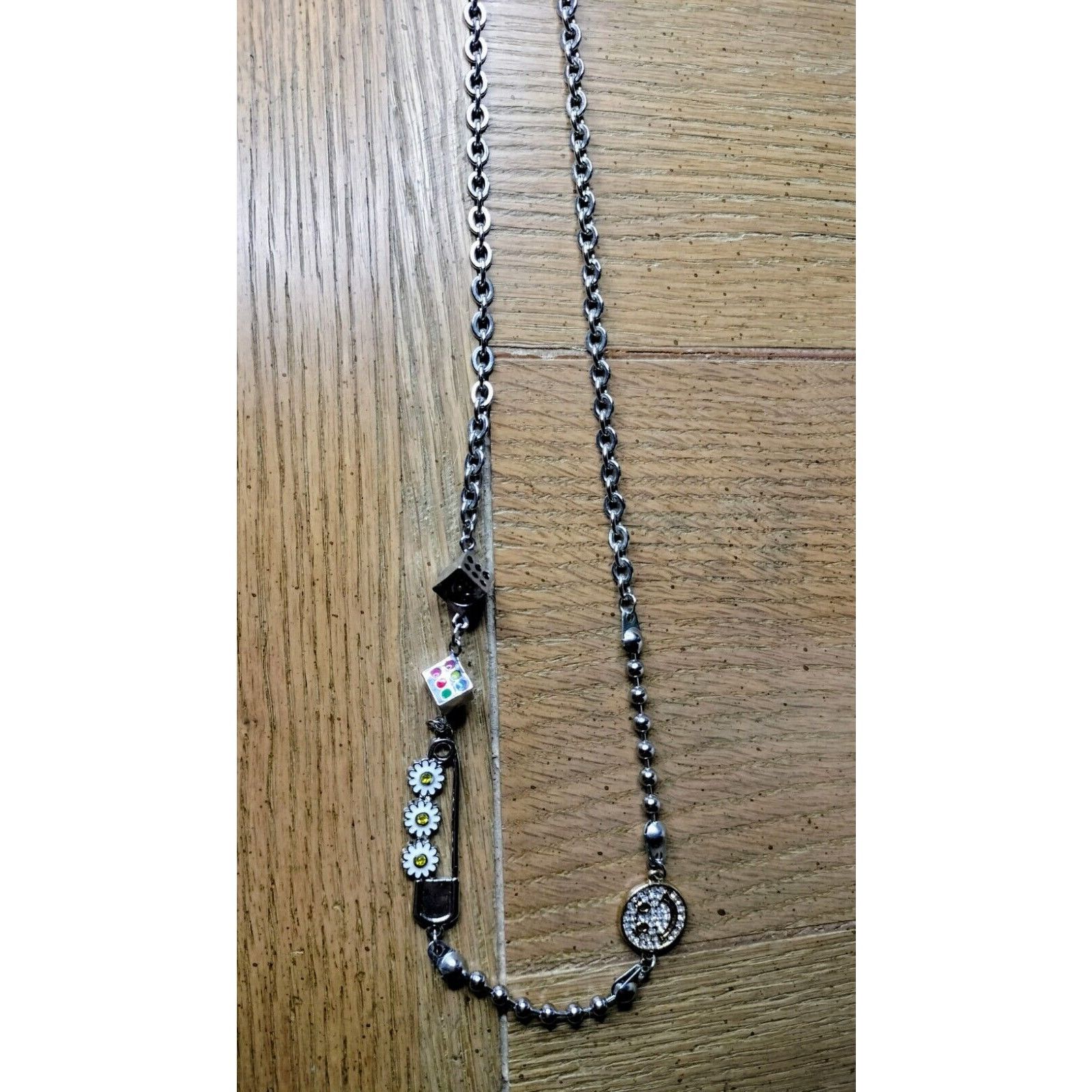 Other Girls Necklace Fashion Jewelry Silver Tone Smiley Face Pin Size ONE SIZE - 10 Thumbnail