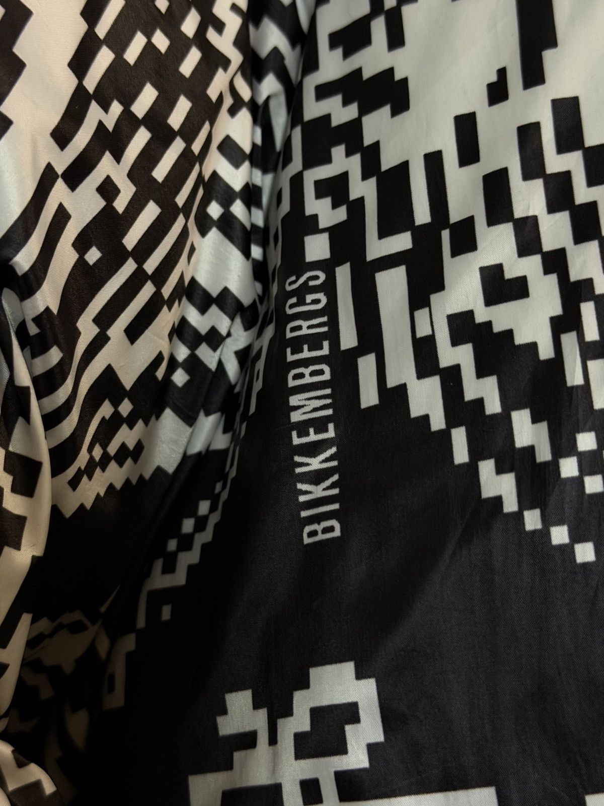 Dirk Bikkembergs Rare Dirk Bikkembergs Waves Puffer Jacket Margiela Raf 424 Size US L / EU 52-54 / 3 - 15 Thumbnail