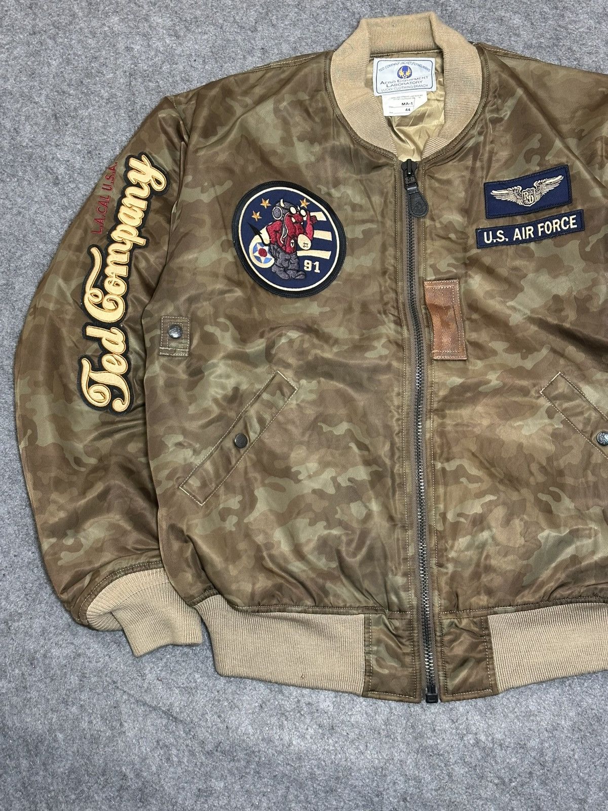 Avirex Tedman's Company MA-1 flight jacket with a camouflage Size US S / EU 44-46 / 1 - 4 Thumbnail