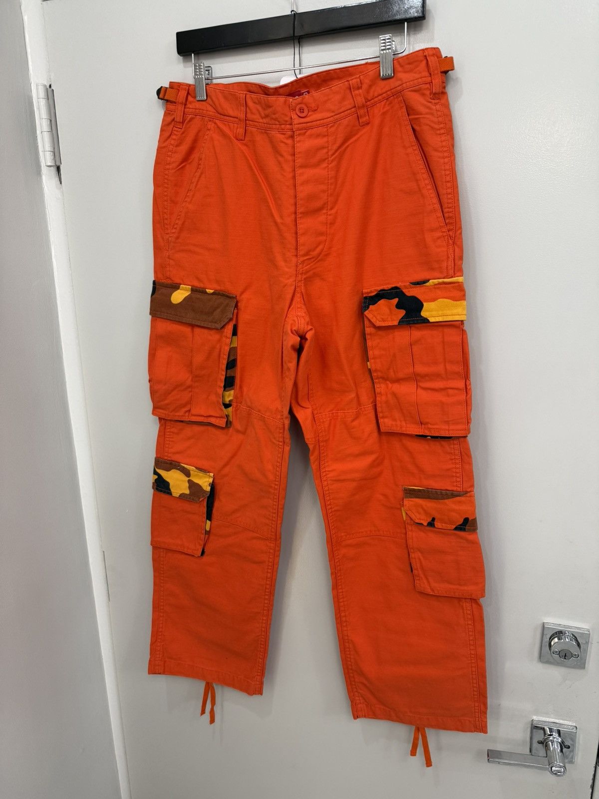 Supreme Supreme Orange Camo Pants Size US 30 / EU 46 - 3 Thumbnail