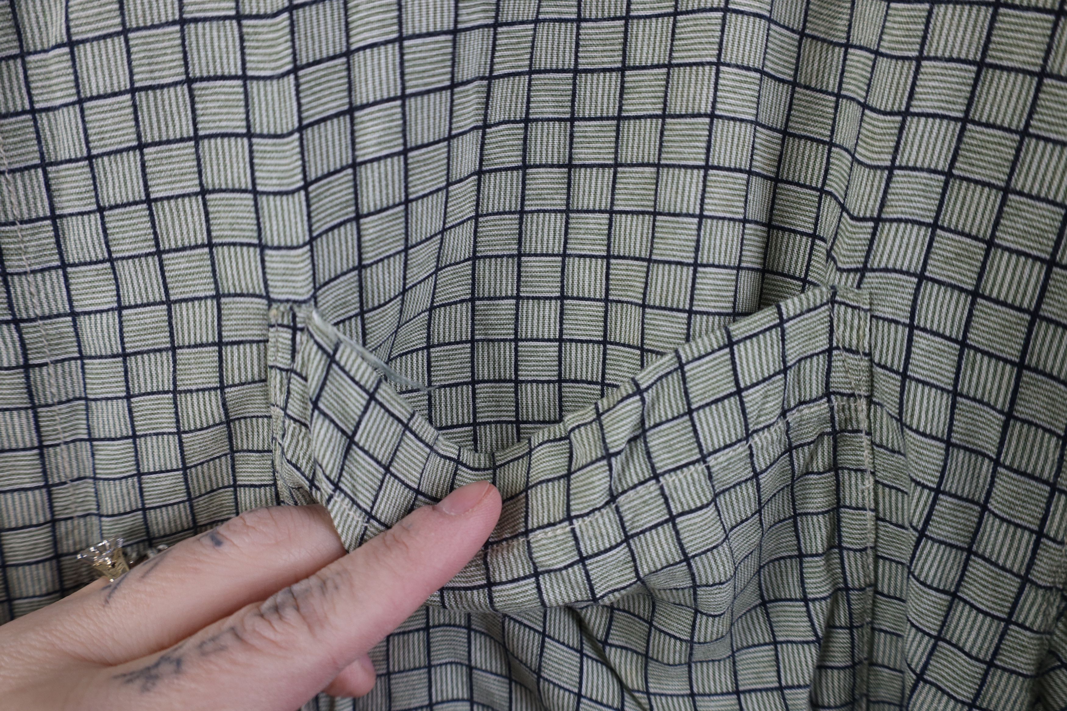 Vintage Vintage 90s Streetwear Gabardine Short Sleeve Button Shirt Size US L / EU 52-54 / 3 - 4 Thumbnail