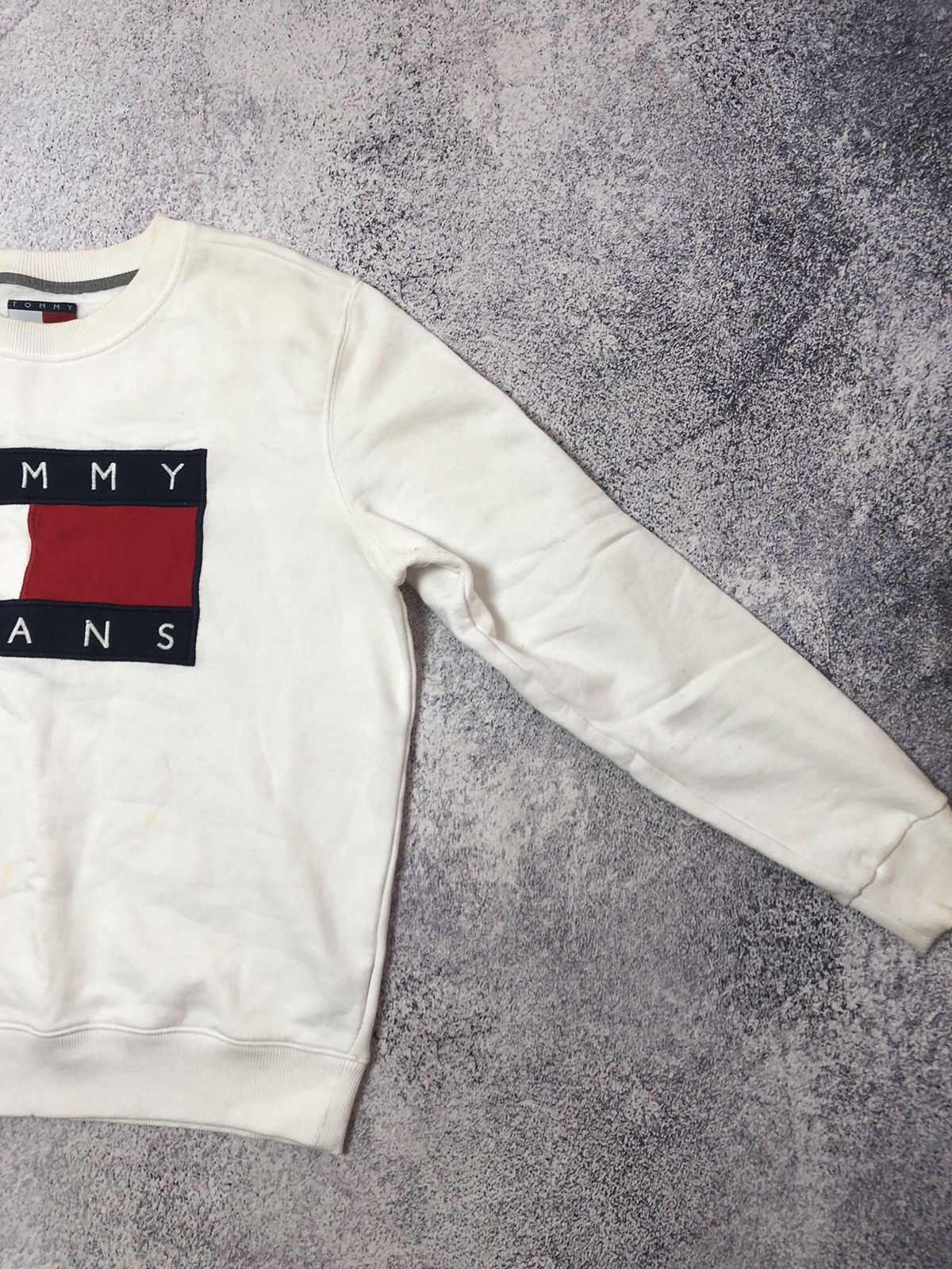 Tommy Hilfiger × Vintage Hoodie Tommy Hilfiger size Xl vintage big logo Size US XL / EU 56 / 4 - 3 Thumbnail