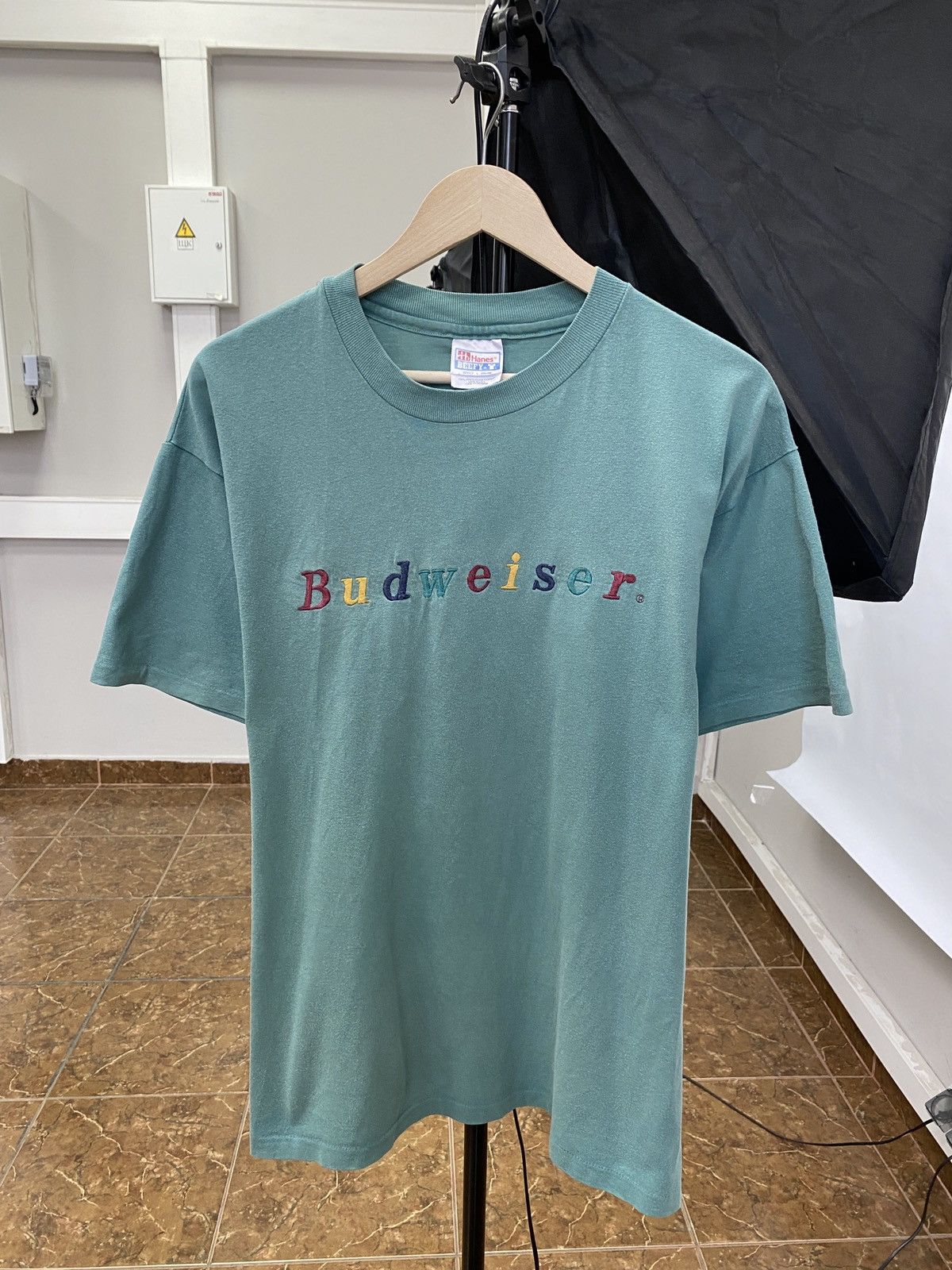 Hanes 🇺🇸 Vintage 90s Budweiser King Beer Benetton Style T-Shirt Y2K Size US L / EU 52-54 / 3 - 1 Thumbnail