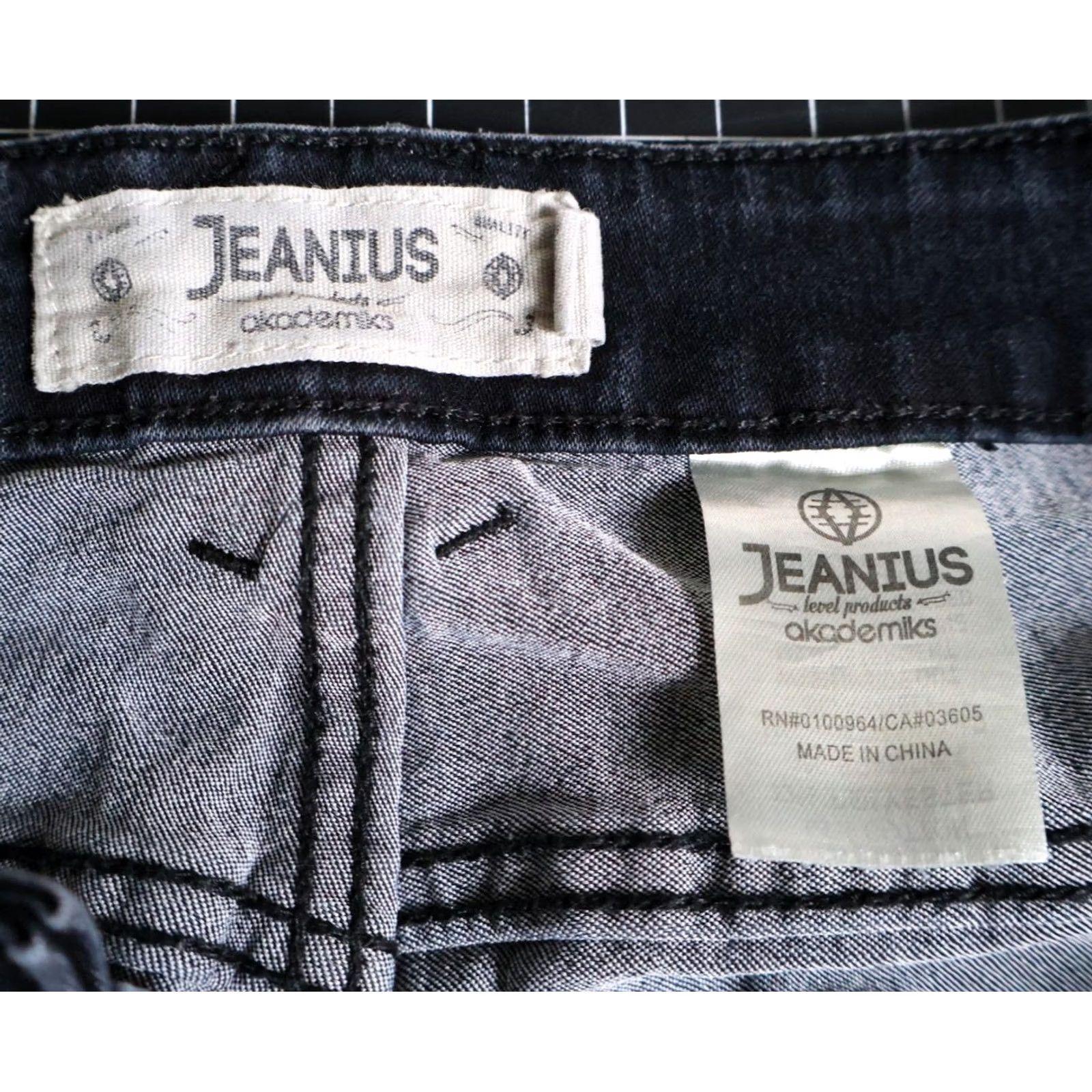 Akademiks VINTAGE Akademiks Jeans Men's 36 x 32 Black Denim Tapered Biker Low Rise Y2K VTG - 90s Grunge USA Mens Jeans Size US 36 / EU 52 - 3 Thumbnail
