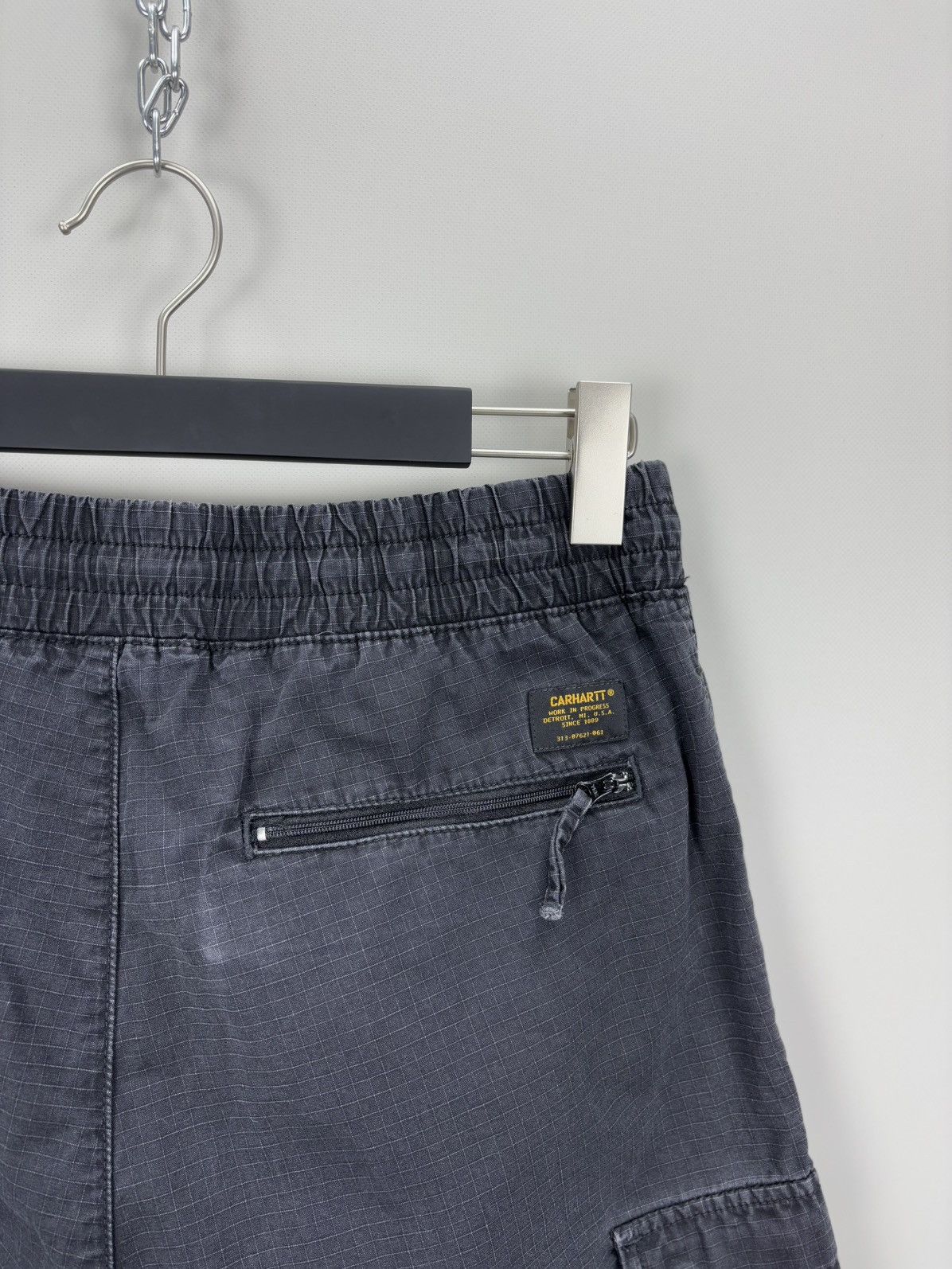 Carhartt Mens cargo pants Carhartt Size S Color Black Size US 31 - 7 Thumbnail