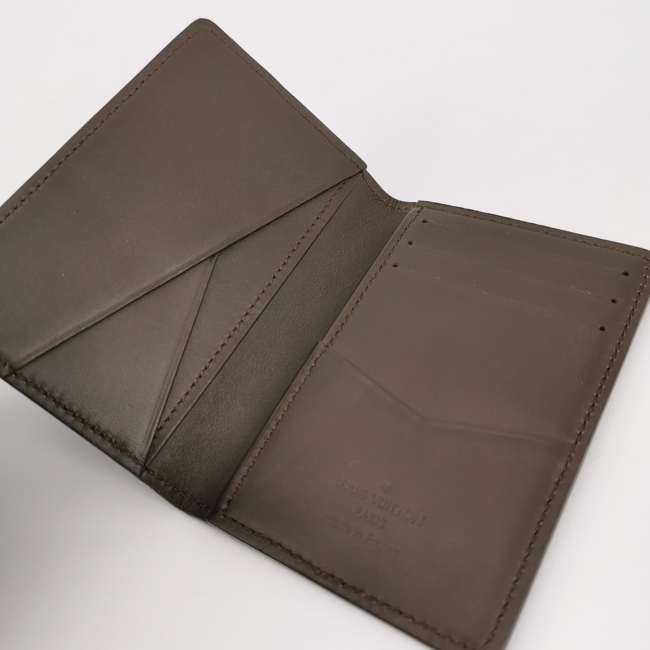 Louis Vuitton (LV) Cowhide Solid Color Letter Logo Card Hol