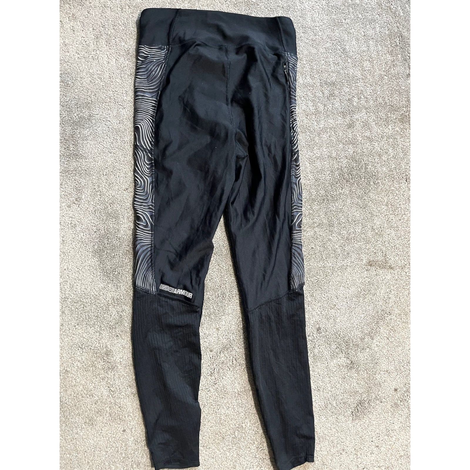 Under Armour Under Armour Women's Fly By Print Running Legging XS Black/Gray Geometric Pattern Activewear Leggings XS Womens Shoes? Size 26" / US 2 / IT 38 - 3 Thumbnail