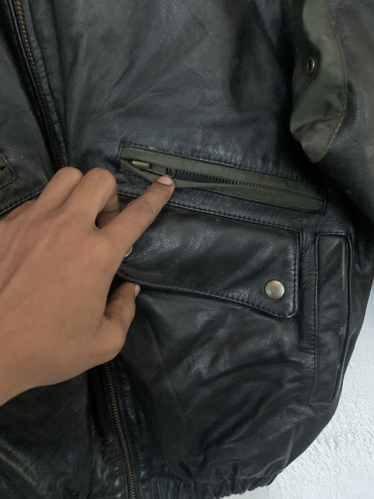 Japanese Brand RARE VINTAGE LEATHER BOMBER JACKET RARE DESIGN Size US L / EU 52-54 / 3 - 3 Thumbnail