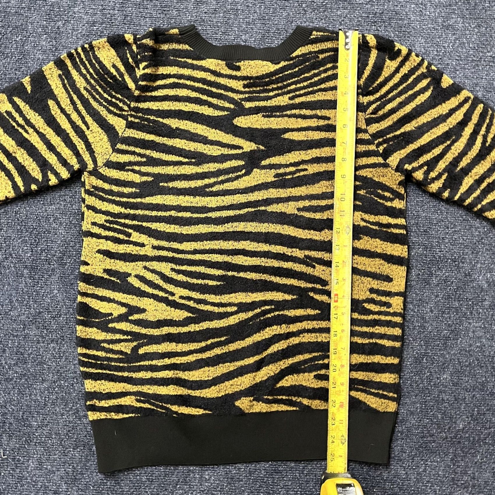 Vintage Philosophy Republic Clothing Sweater Womens Large Yellow Black Tiger Stripe Crew Neck Pullover Knit Long Sleeve Animal Print Size L / US 10 / IT 46 - 4 Thumbnail