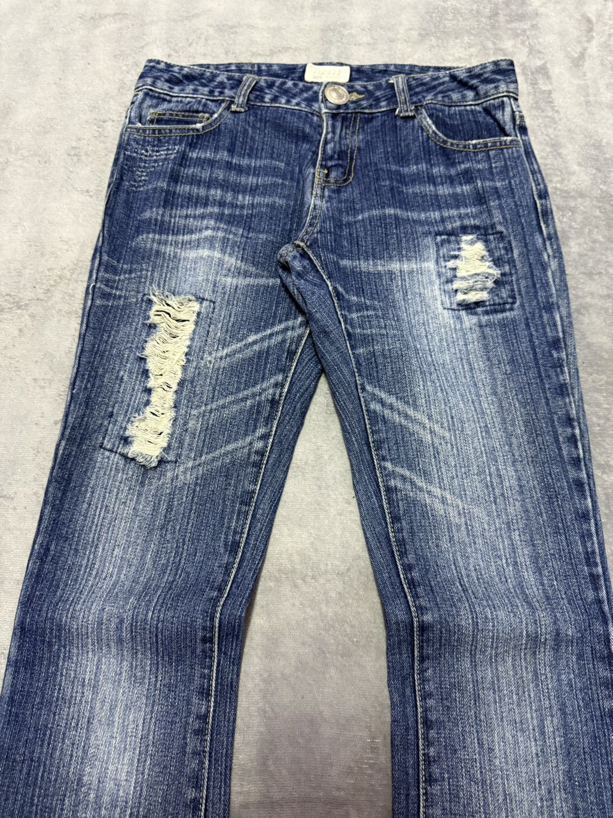 Japanese Brand Awesome Denim Paradise Distressed Embroidered Flare Jeans Size 28" / US 6 / IT 42 - 10 Thumbnail