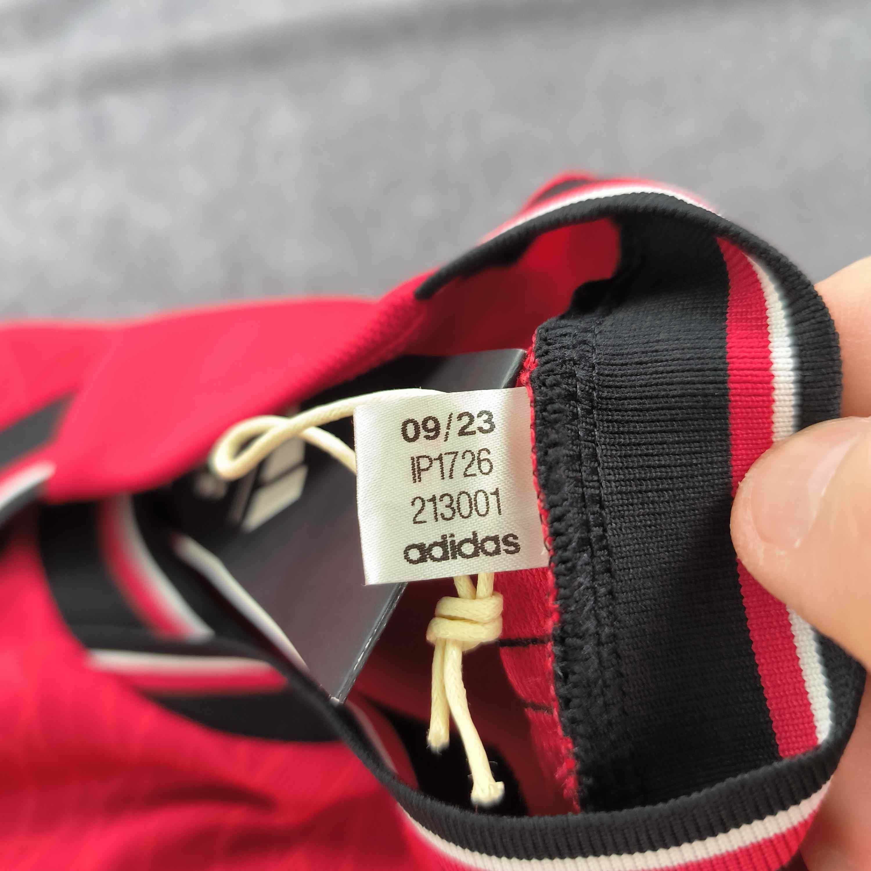 Adidas NEW Manchester United 2023-24 Adidas home football jersey L Size US L / EU 52-54 / 3 - 6 Thumbnail