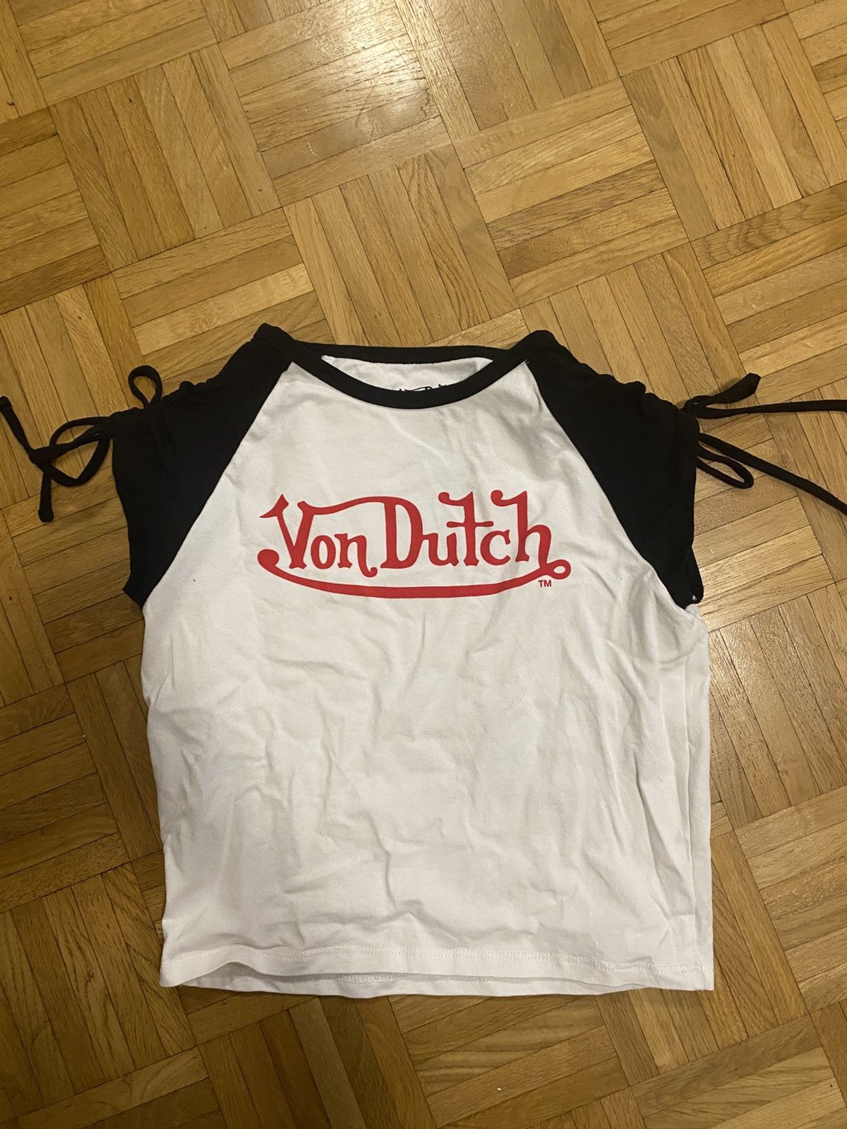 Von Dutch Von Dutch Y2K Tie-Sleeve Raglan Baby Tee – Black/White Size S / US 4 / IT 40 - 2 Thumbnail