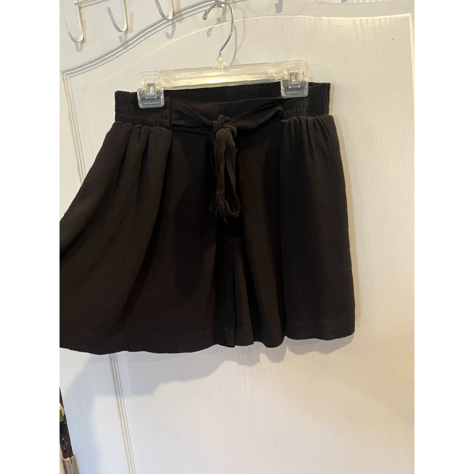 Zara Zara Shorts Women S Black Flowys Flowing? (Note: original words rearranged) Size 28" / US 6 / IT 42 - 2 Thumbnail