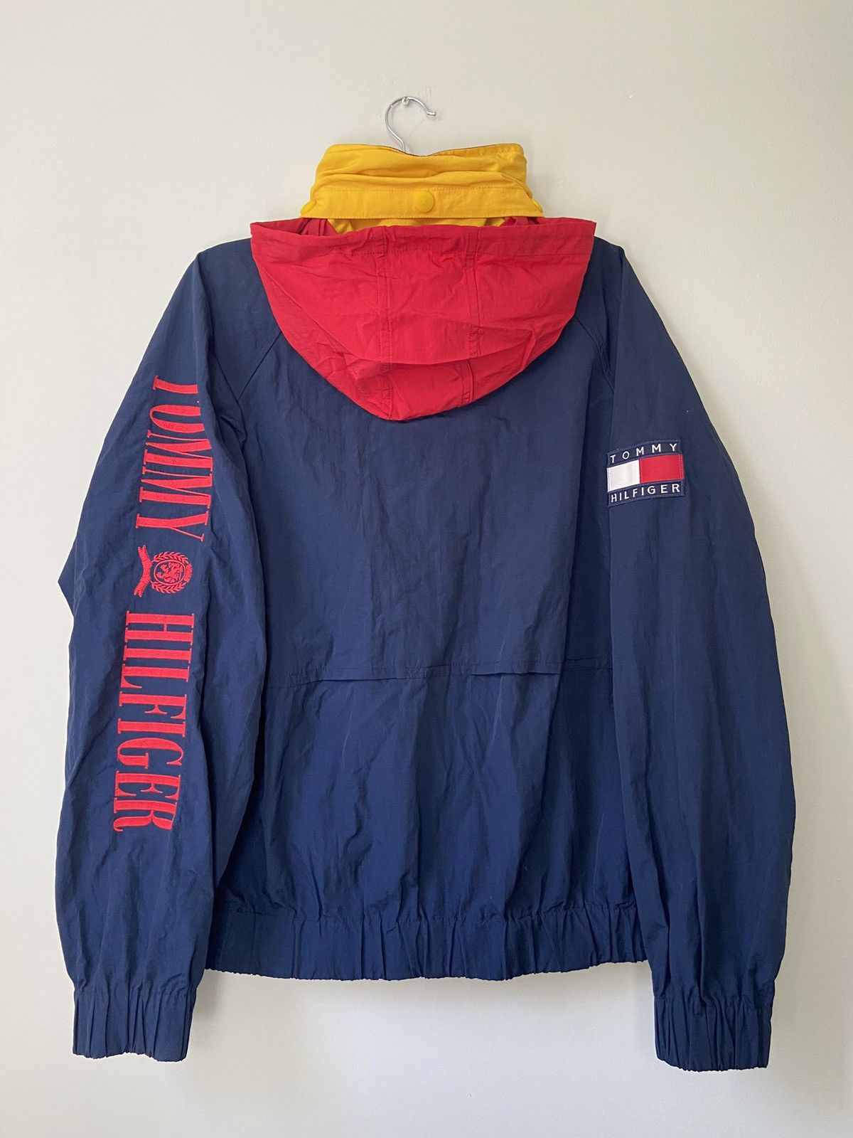 Tommy Hilfiger 1990s Tommy Hilfiger Sailing Spellout Windbreaker Jacket Size US L / EU 52-54 / 3 - 5 Thumbnail