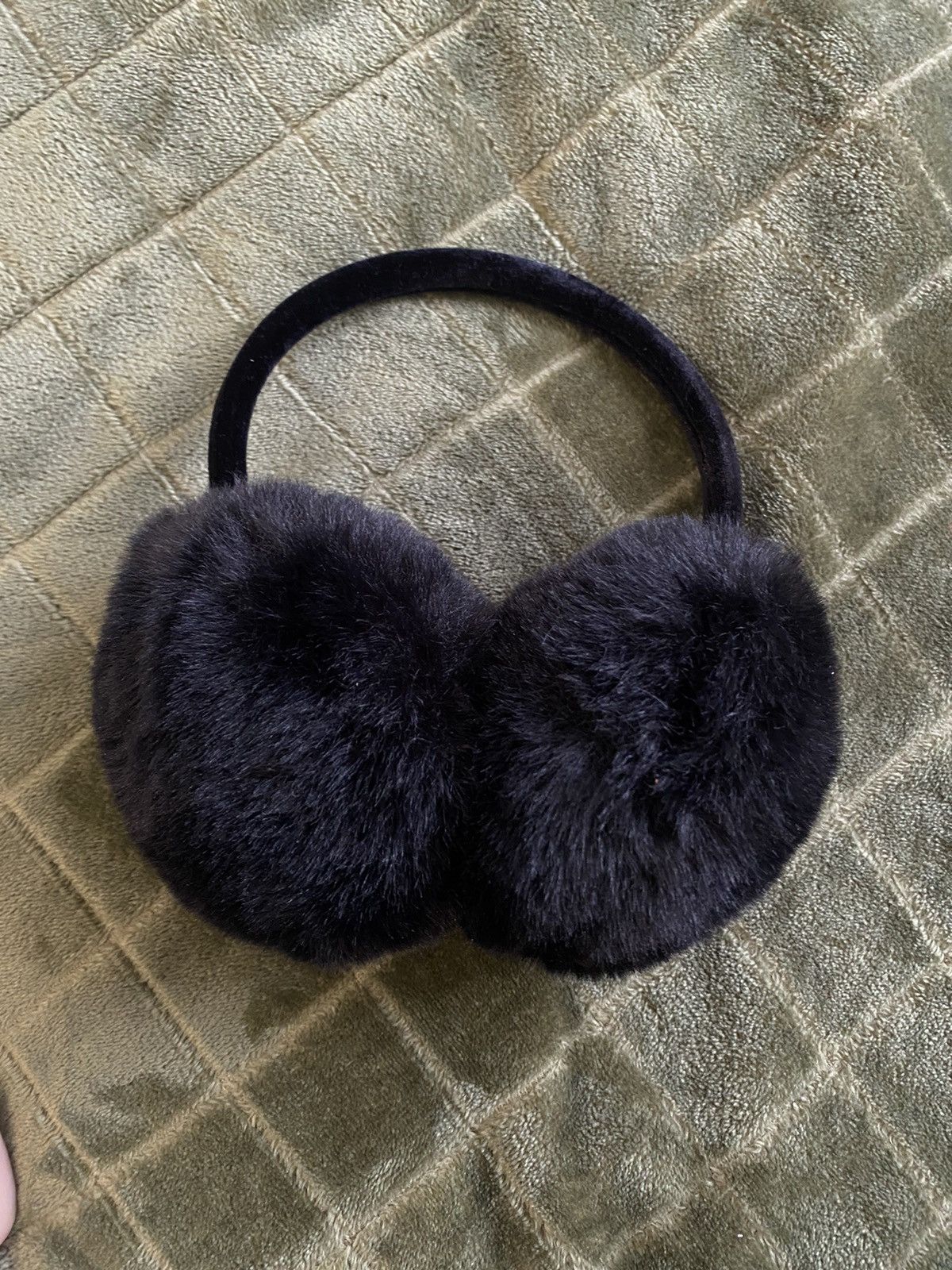 Designer Black ear muffs Size ONE SIZE - 1 Thumbnail