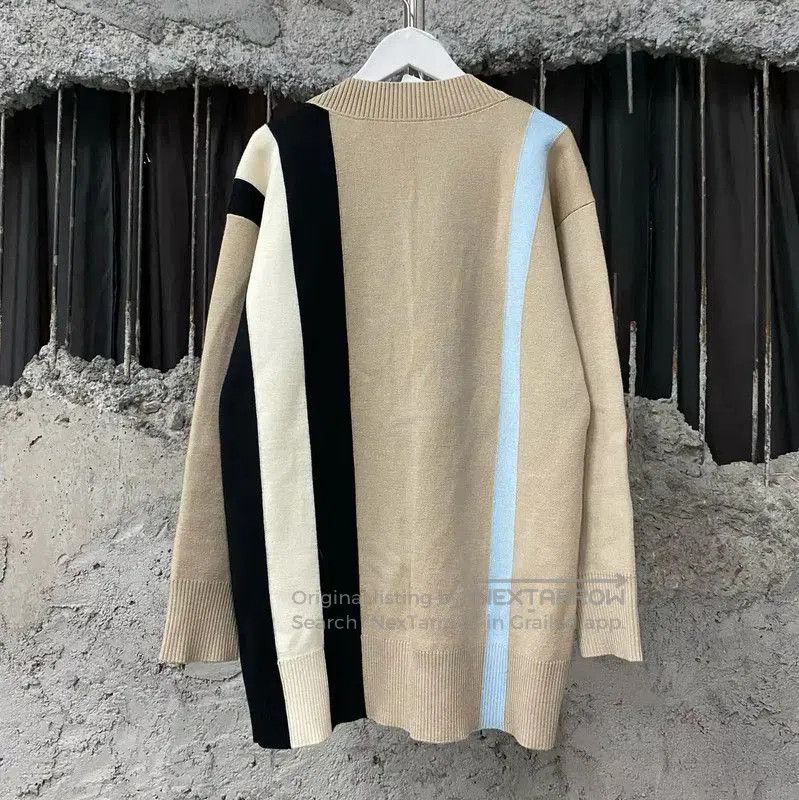 Burberry Burberry Color Block Wool Cardigan for Women. Size XS / US 0-2 / IT 36-38 - 2 Thumbnail