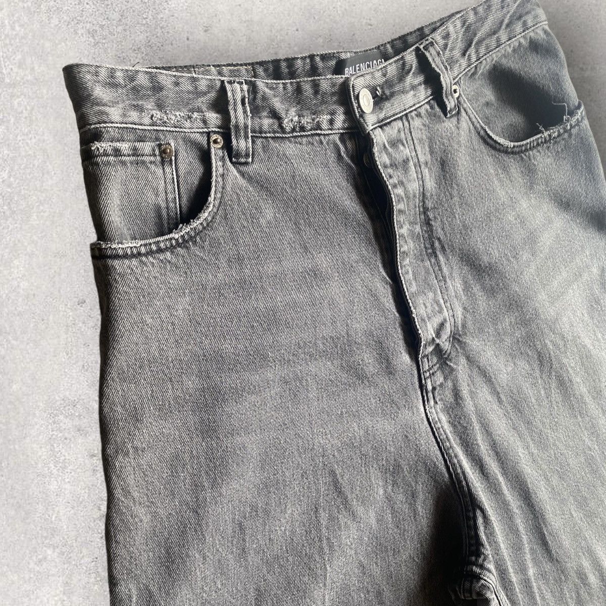 Balenciaga Balenciaga Fray Cropped Denim Size US 32 / EU 48 - 4 Thumbnail