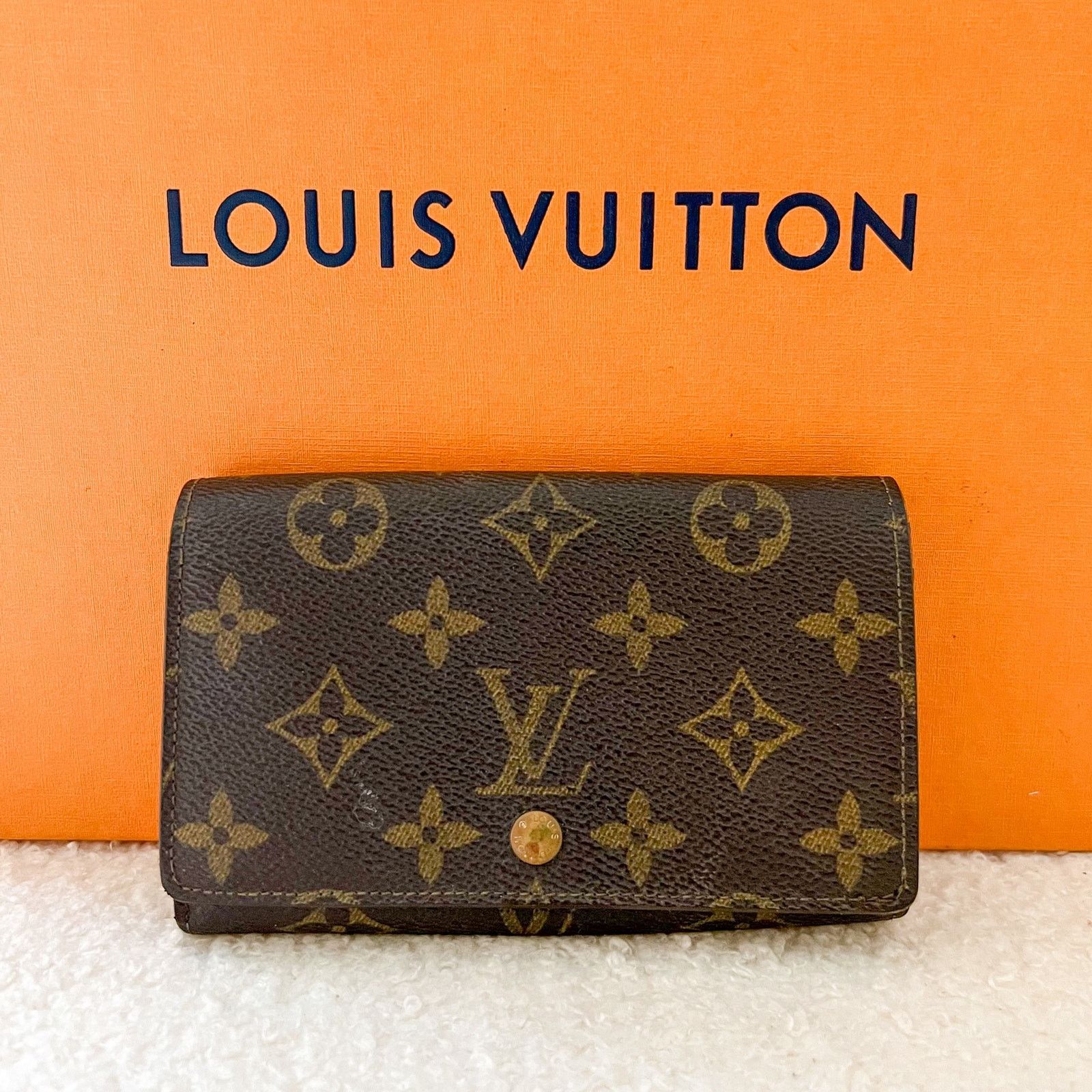Louis Vuitton Authentic Louis Vuitton Porte Monnaie Monogram Bifold Wallet Size ONE SIZE - 1 Thumbnail
