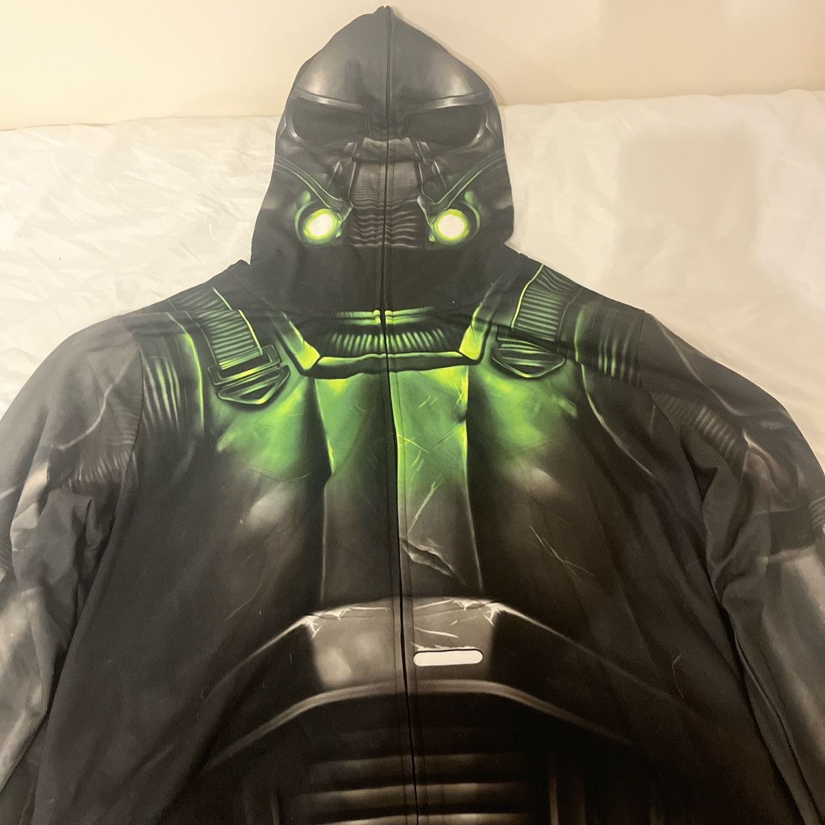 Disney New Disney StarWars Stormtrooper Glow Mask Hoodie Jacket XXL Size US XXL / EU 58 / 5 - 1 Thumbnail