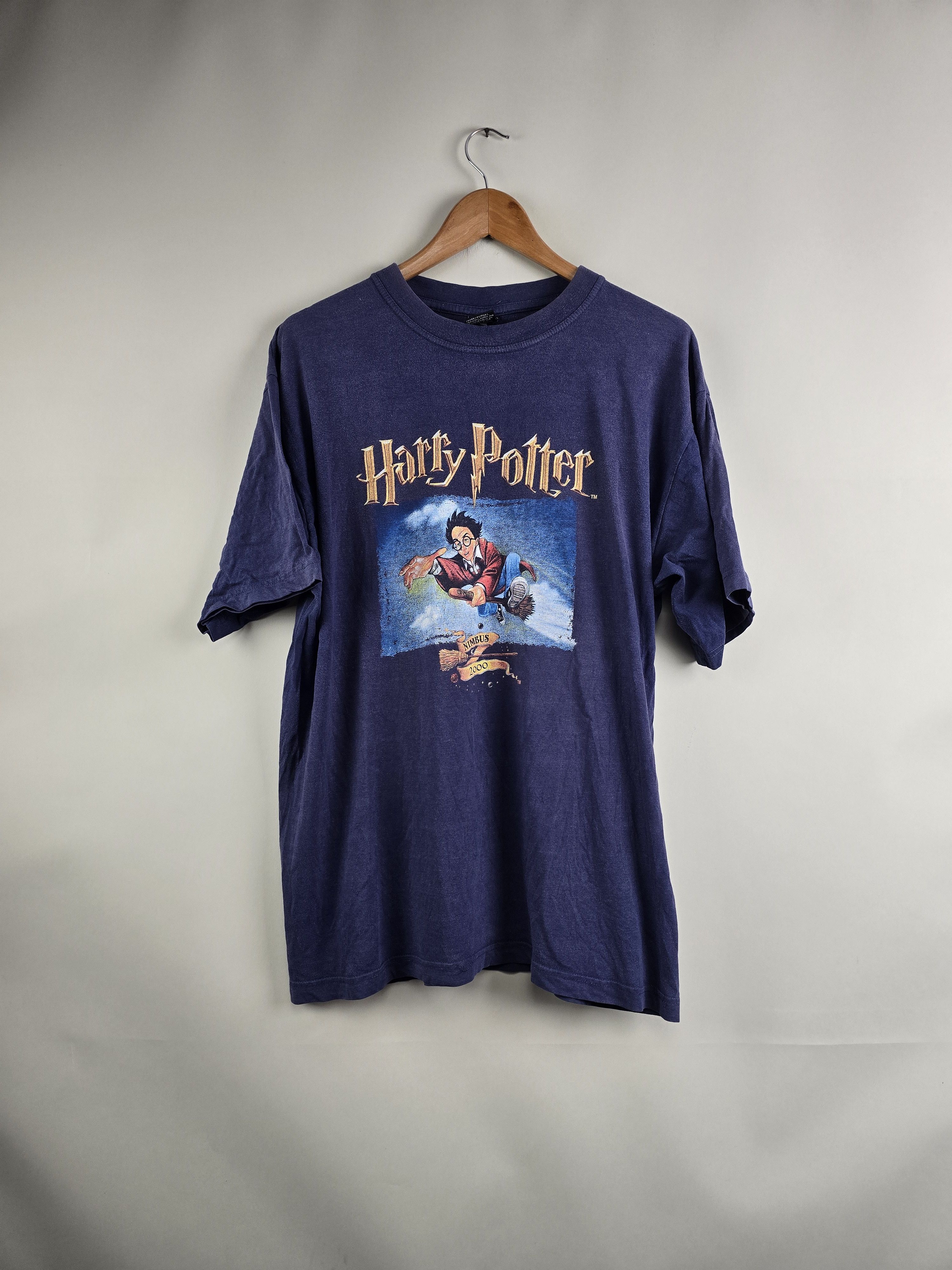 Vintage × Warner Bros 2001 Harry Potter Nimbus 2000 Movie promo L 22" 29" Size US L / EU 52-54 / 3 - 1 Thumbnail