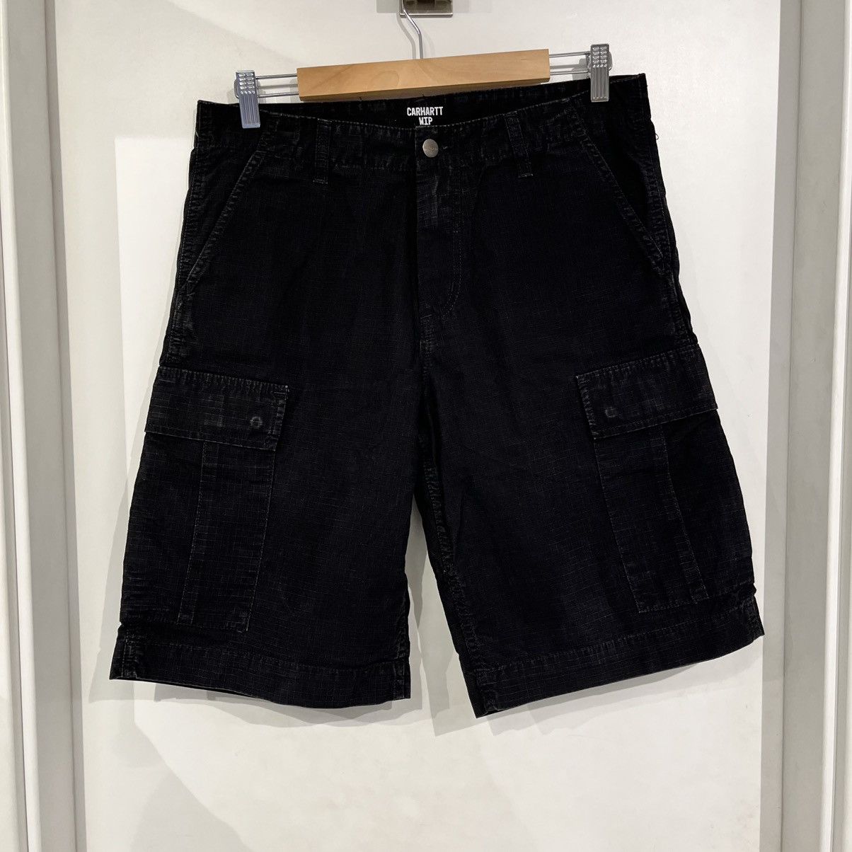Carhartt Wip Carhartt WIP Shorts Black Size US 31 - 1 Thumbnail