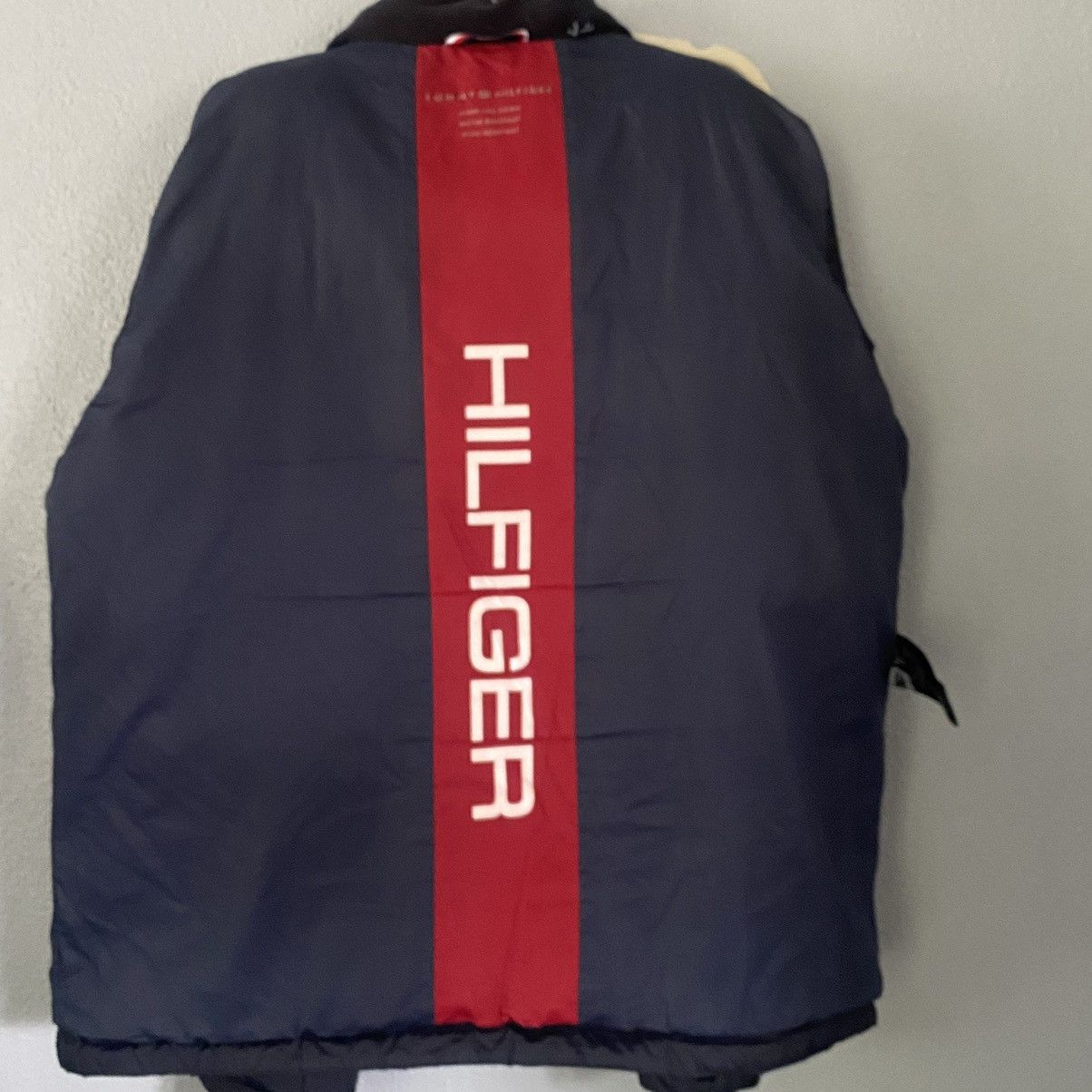 Tommy Hilfiger Tommy Hilfiger Navy Blue Red Winter Puffer Jacket Size L Size US L / EU 52-54 / 3 - 3 Thumbnail