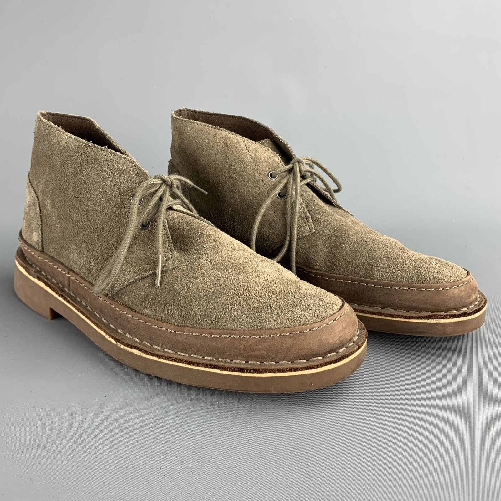 Clarks CLARKS Size 7 Taupe Suede Lace Up Chukka Boots Size US 7 / EU 40 - 2 Thumbnail