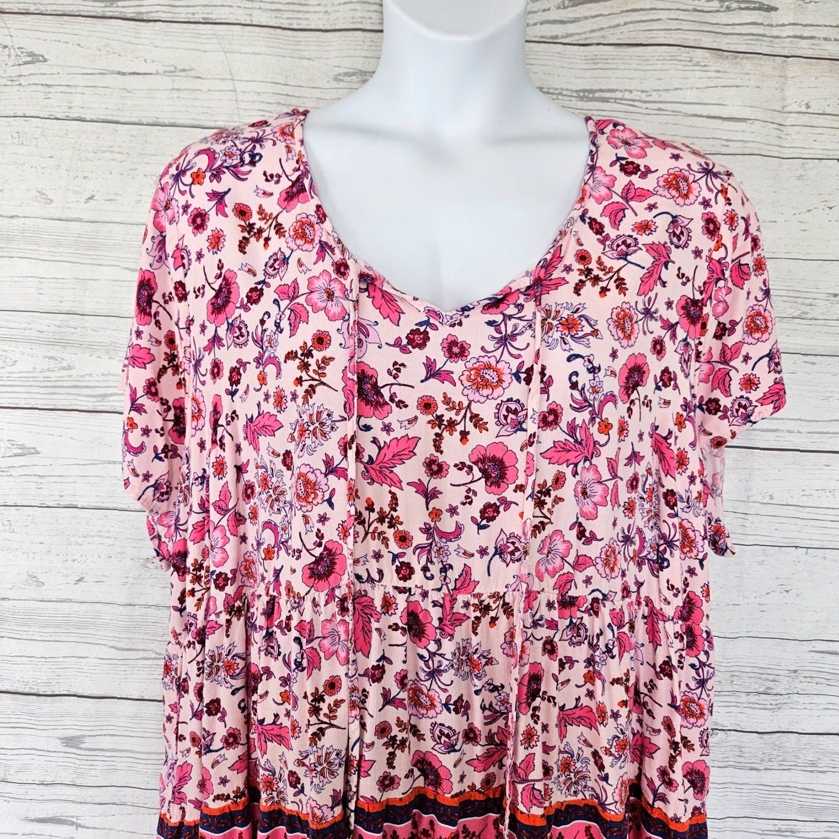 Torrid Torrid Womens Blouse Sz 4X Pink Orange Floral Short Sleeve Rayon Scoop Neck Shirt Womens Size XXL / US 16-18 / IT 52-54 - 2 Thumbnail