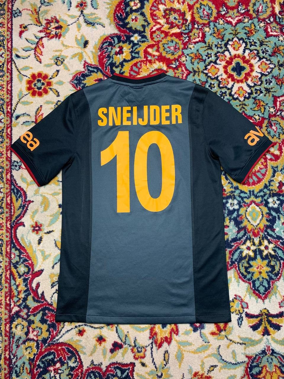 Nike GALATASARAY 2013 2014 AWAY FOOTBALL SHIRT JERSEY SNEIJDER Size US S / EU 44-46 / 1 - 2 Thumbnail