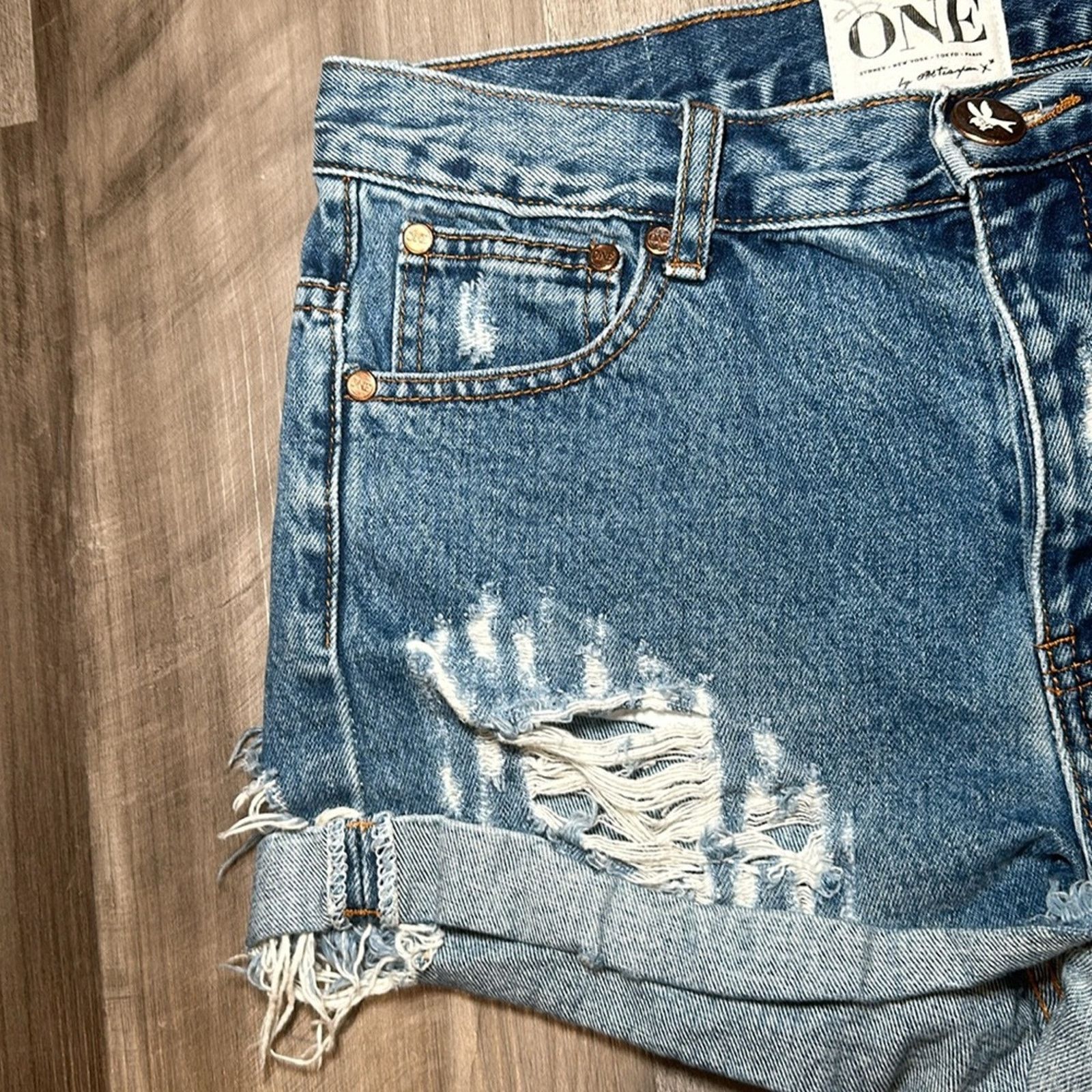 One Teaspoon One Teaspoon Relaxed High Rise Twisted Cuff Hem Shorts - 28 Size 28" / US 6 / IT 42 - 6 Thumbnail