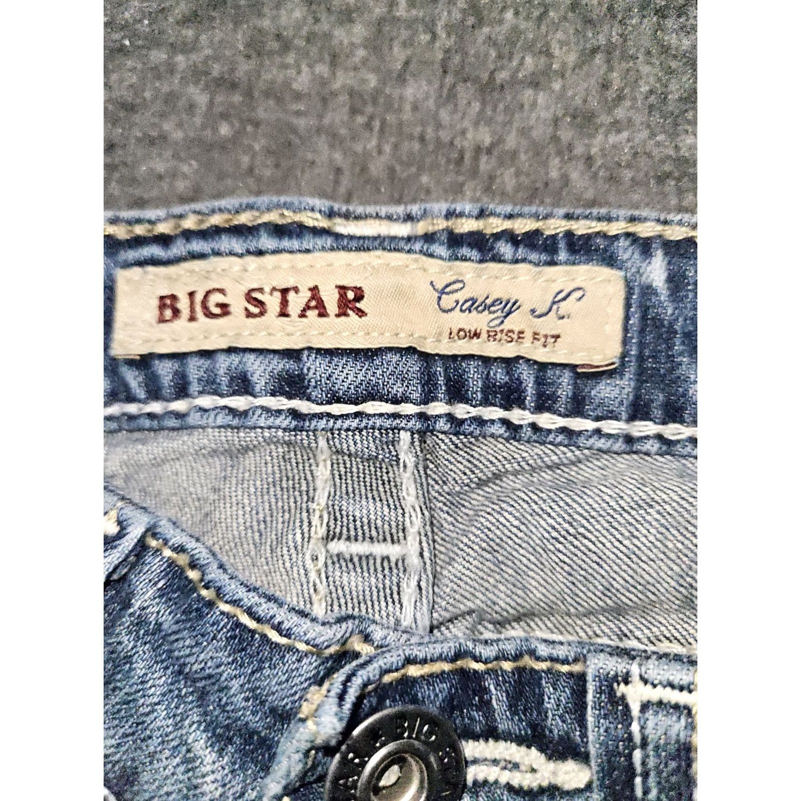 Vintage VINTAGE Big Star Casey K Capris Jeans Women 26 Blue Low Rise Embroidered Cowgirl Capris (28x20) Pattern Solid Shoes N/A Size ONE SIZE - 3 Thumbnail