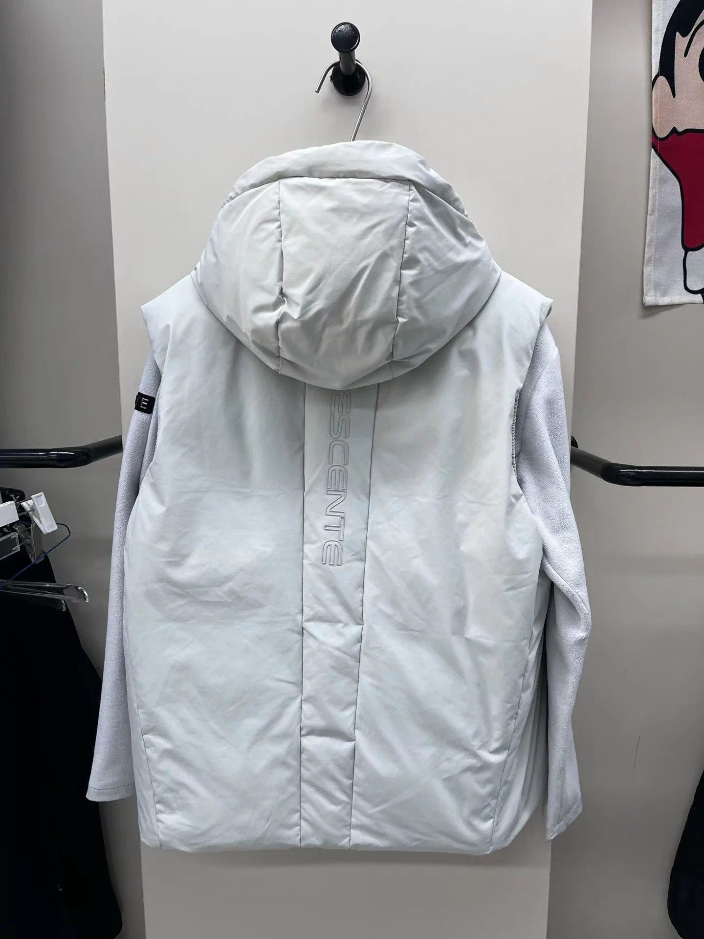 Descente DESCENTE 3-in-1 Down Vest XXL FNN dbw053321 Size US XXL / EU 58 / 5 - 2 Thumbnail