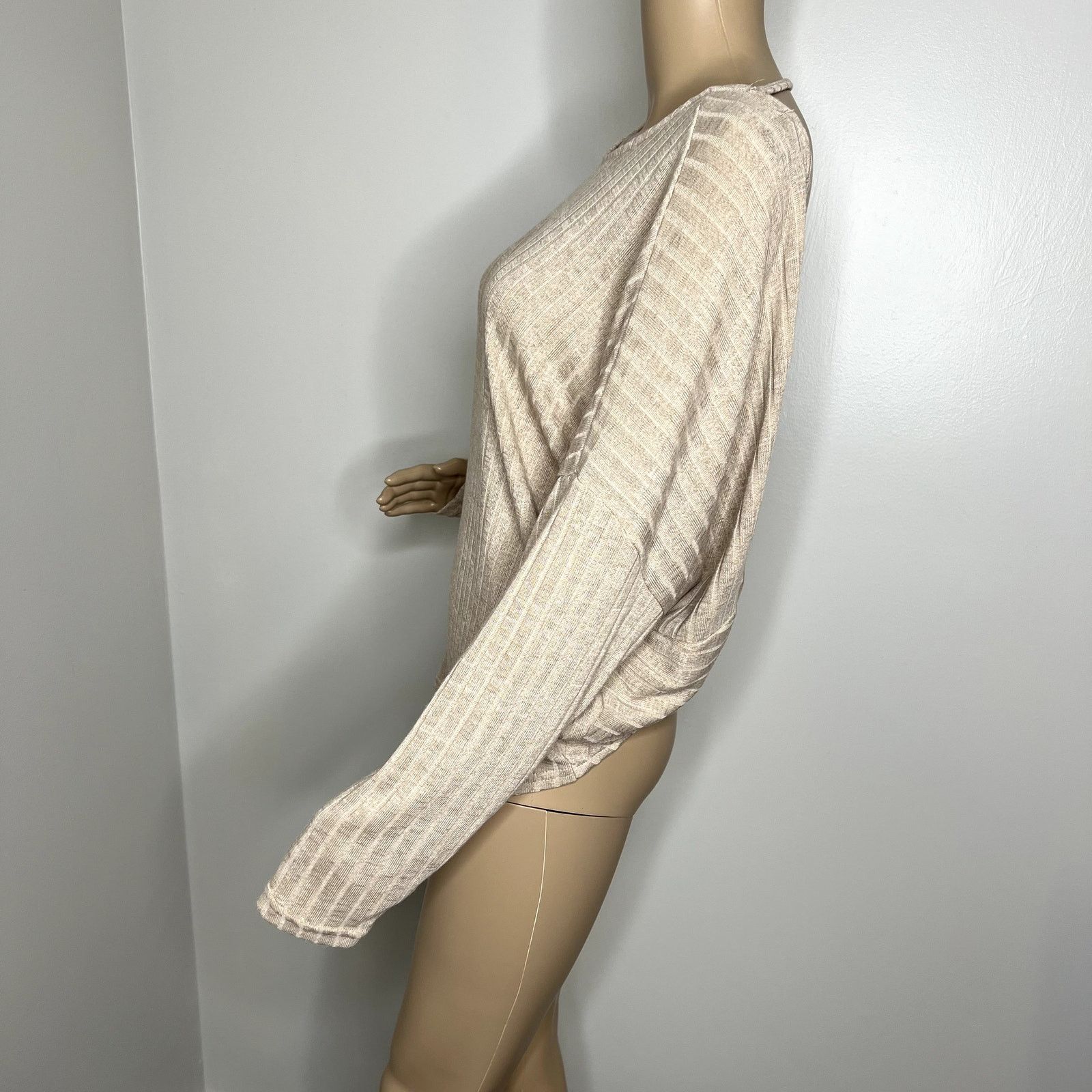 Forever 21 Forever 21 Beige Open Back Ribbed Long Sleeve Top Size M / US 6-8 / IT 42-44 - 2 Thumbnail