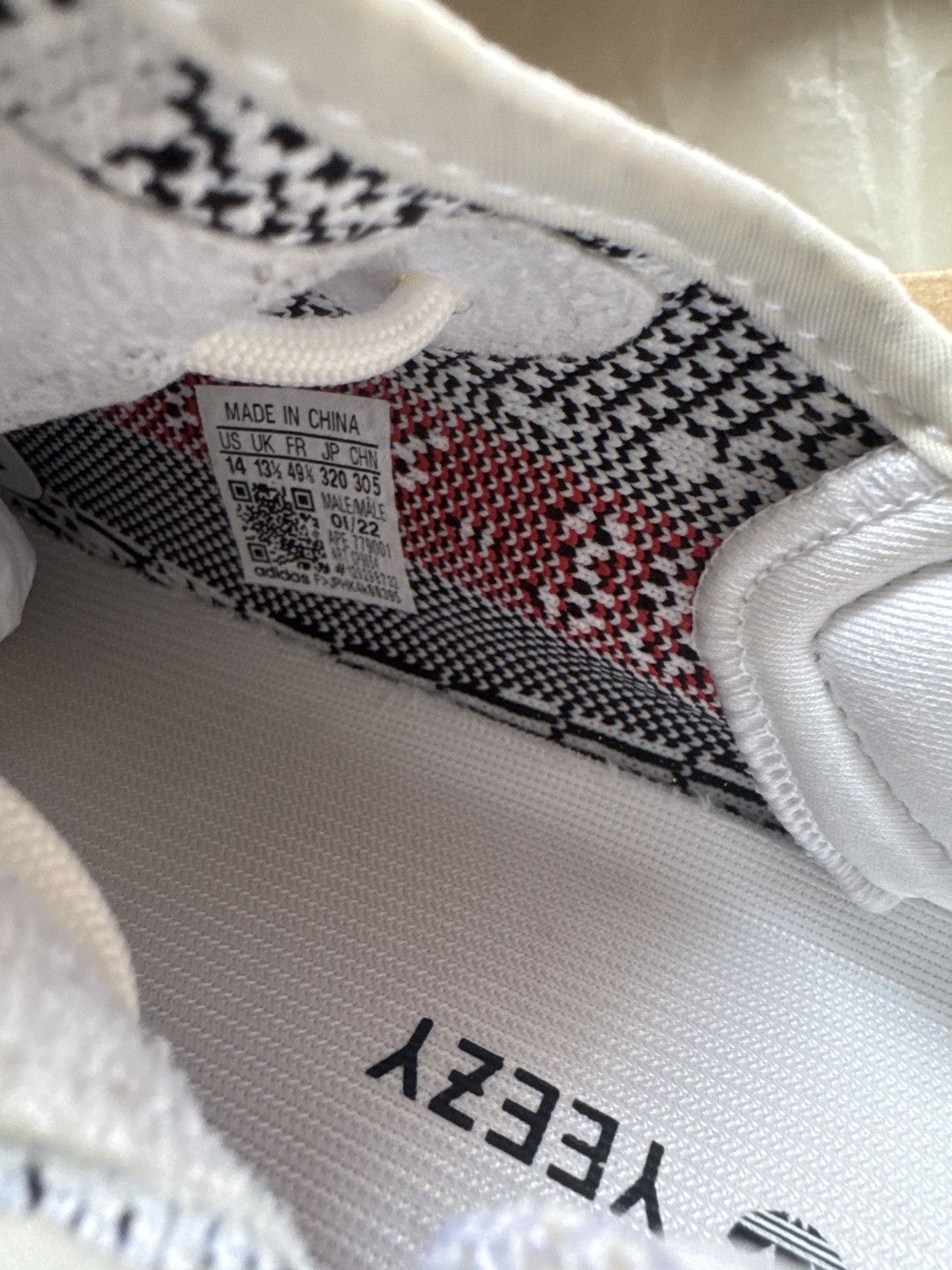 Adidas Yeezy 350 V2 Zebra 2023 Size US 14 / EU 47 - 2 Thumbnail