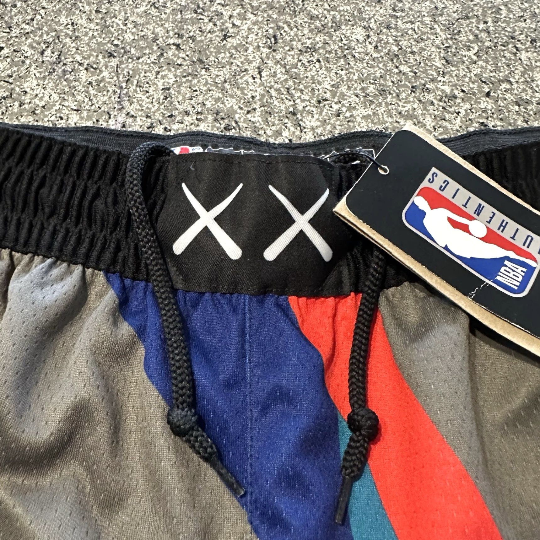 Nike Nike x KAWS Brooklyn Nets City Edition Shorts Mens XL Black Nike Shorts City Edition Nets 2010s? Size US 36 / EU 52 - 2 Thumbnail