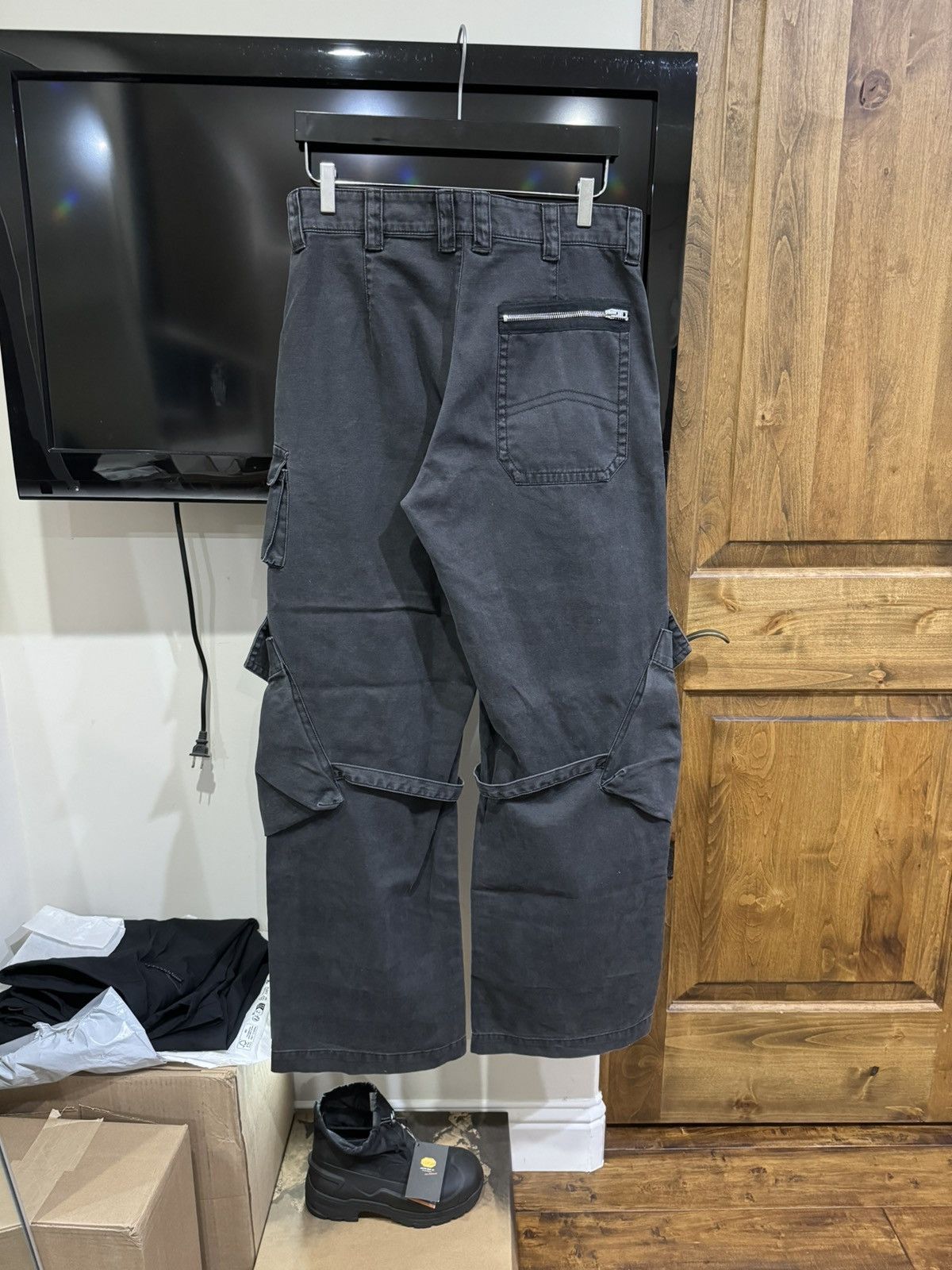 Acne Studios Acne Studios Charcoal Grey Canvas Cotton Cargo Trousers Size US 32 / EU 48 - 5 Thumbnail