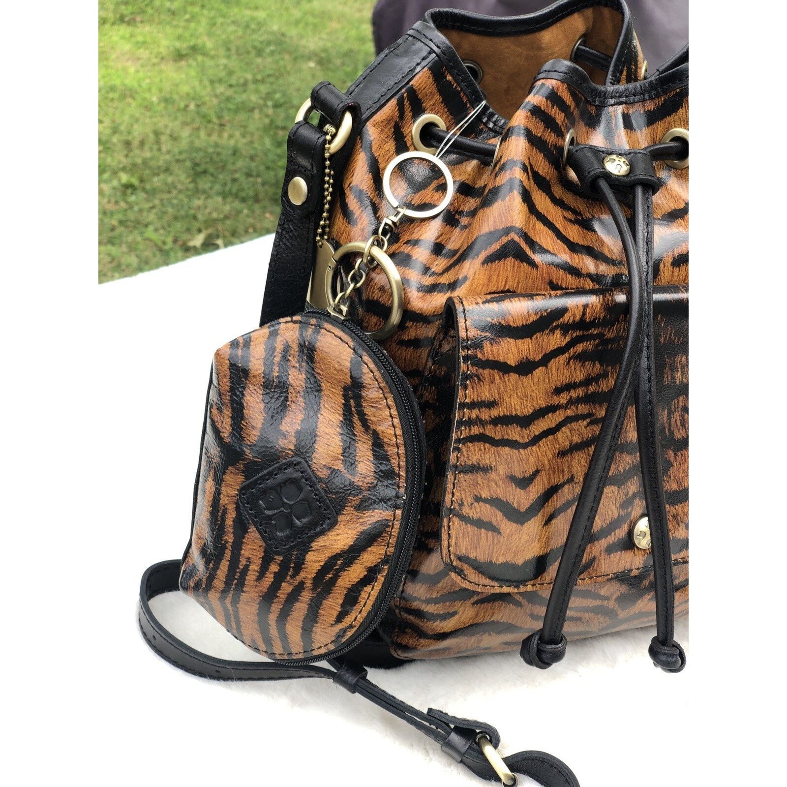 Patricia Nash NWT Patricia Nash Drawstring Smooth Leather bag B000588 Size ONE SIZE - 3 Thumbnail