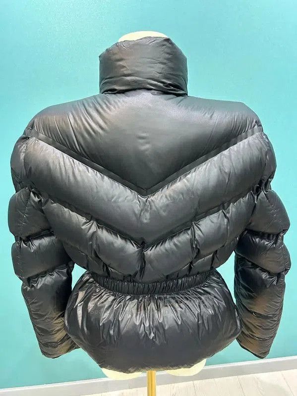 Louis Vuitton Louis Vuitton Black Women's Short Down Jacket . Size M / US 6-8 / IT 42-44 - 1 Thumbnail