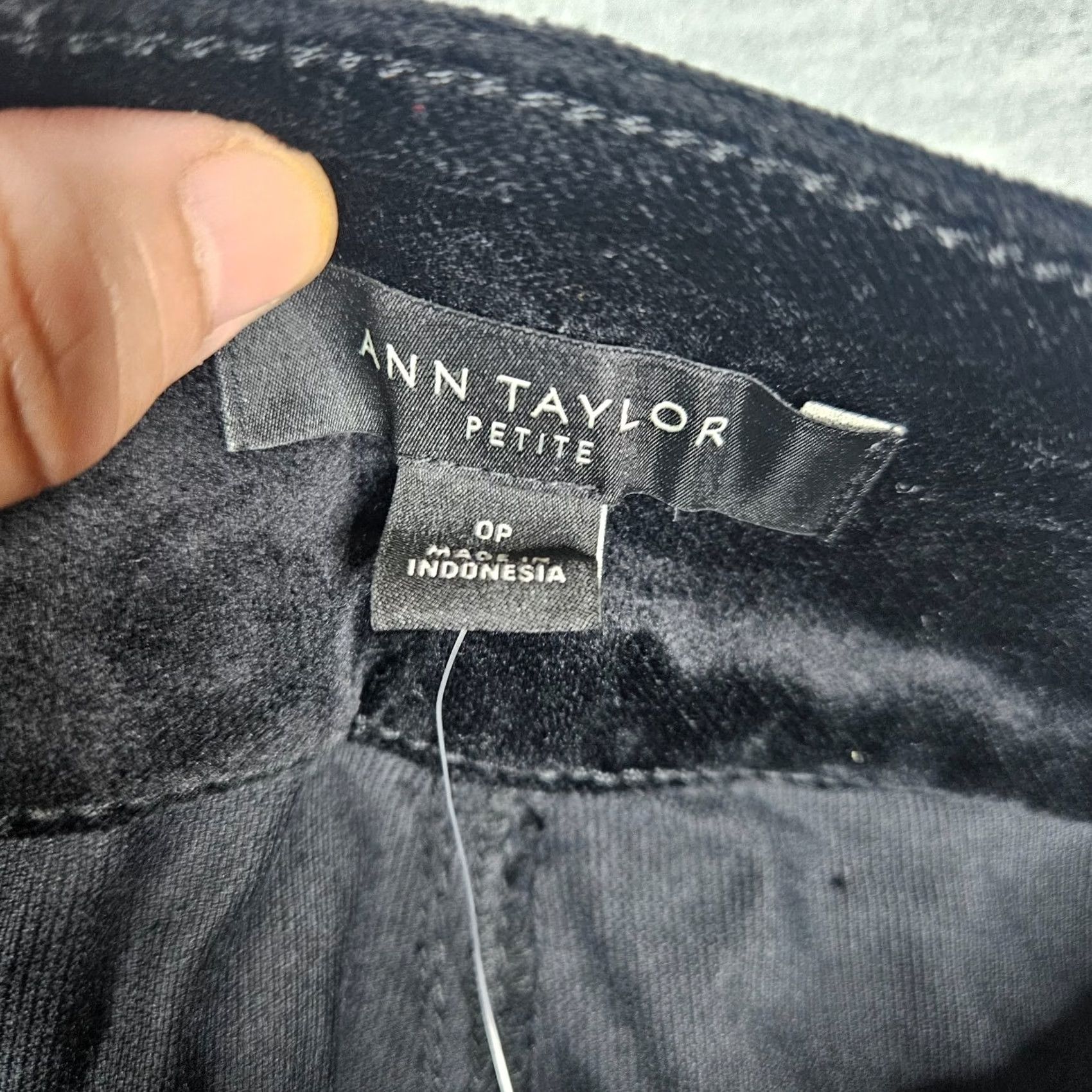 Ann Taylor Ann Taylor Pants Petite Size 0 Black Velvet The Skinny High Rise NEW Size 25" / US 0 / IT 36 - 7 Thumbnail