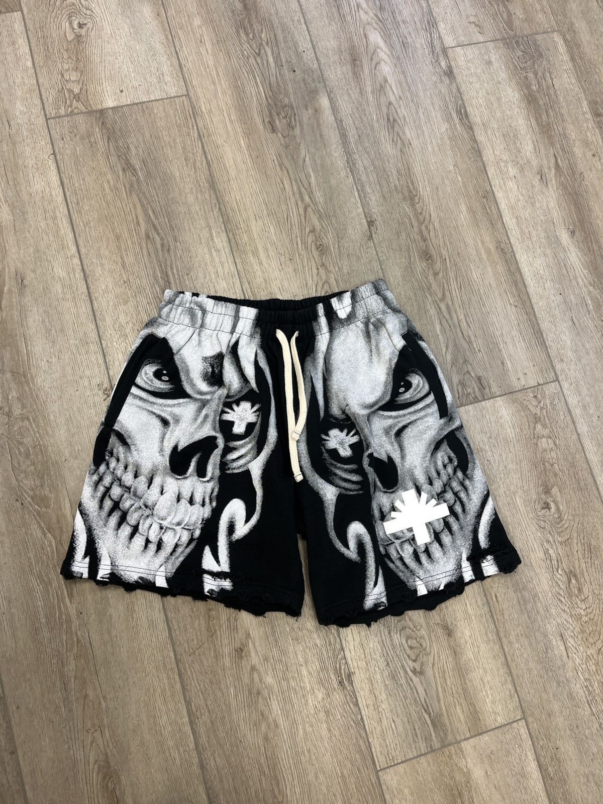 Vertabrae Vertabrae Skull Face Shorts Size US 34 / EU 50 - 1 Thumbnail