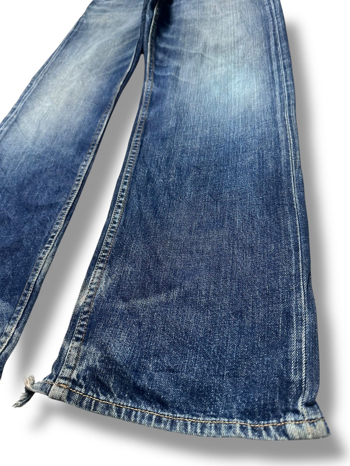 Gap GAP Vintage Straight Loose Distressed Jeans With Faded Wash Size US 31 - 15 Thumbnail