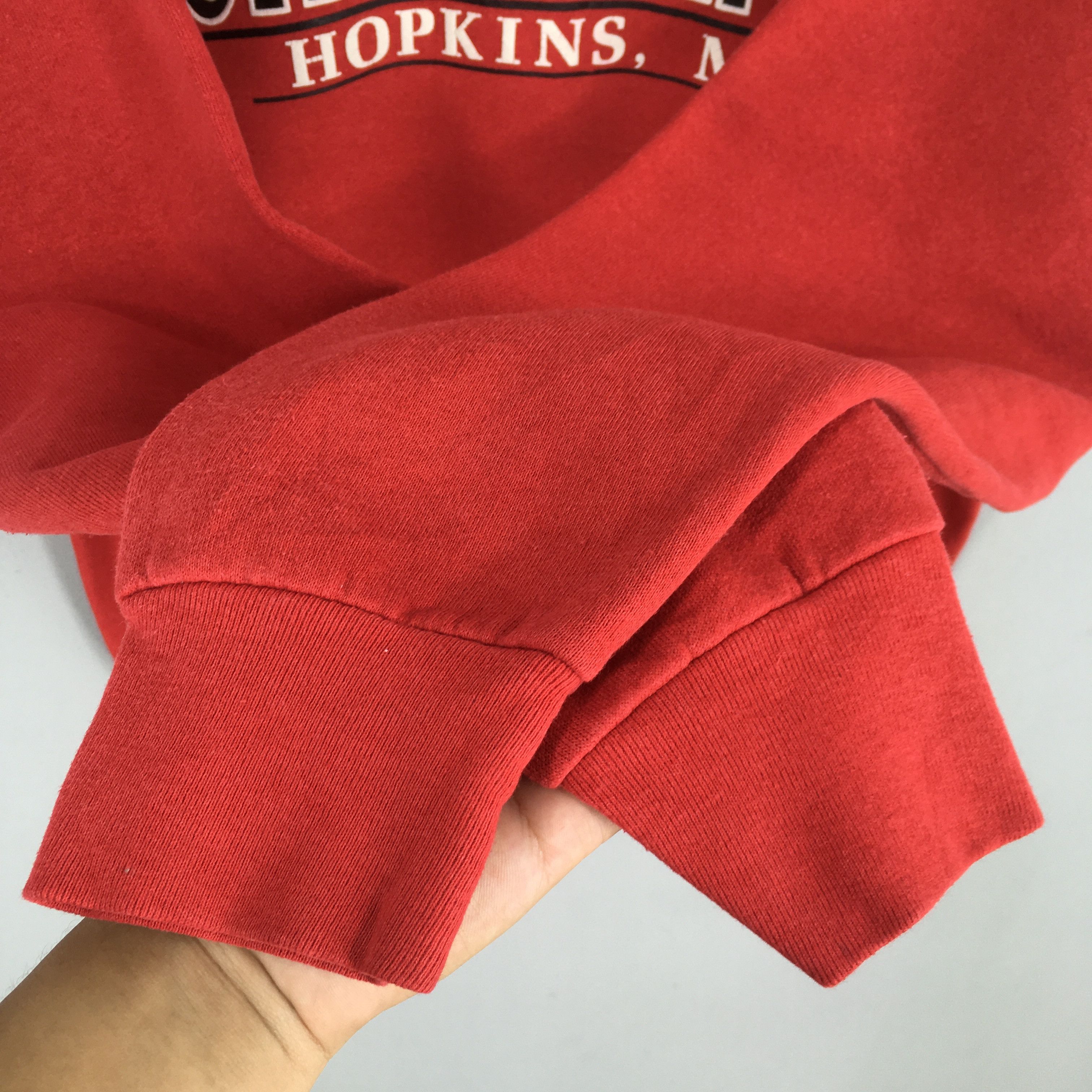 Fruit Of The Loom × NCAA Vintage John Ireland Hopkins School Red Sweatshirt Medium Size US M / EU 48-50 / 2 - 4 Thumbnail
