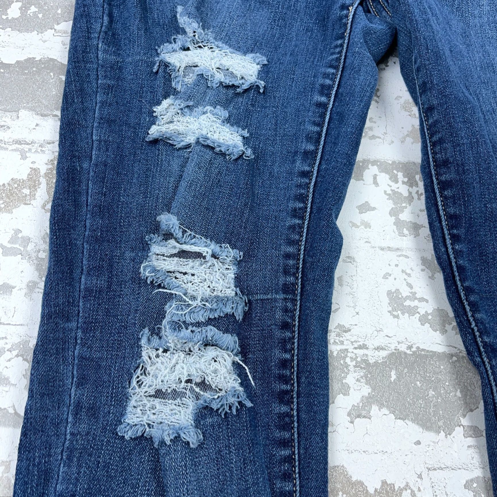 Vintage Judy Blue Jeans Women 29 Skinny Distressed Holes Med Wash Stretch Jeans Blue 5-Pocket Design Mens? Size 29" - 6 Thumbnail