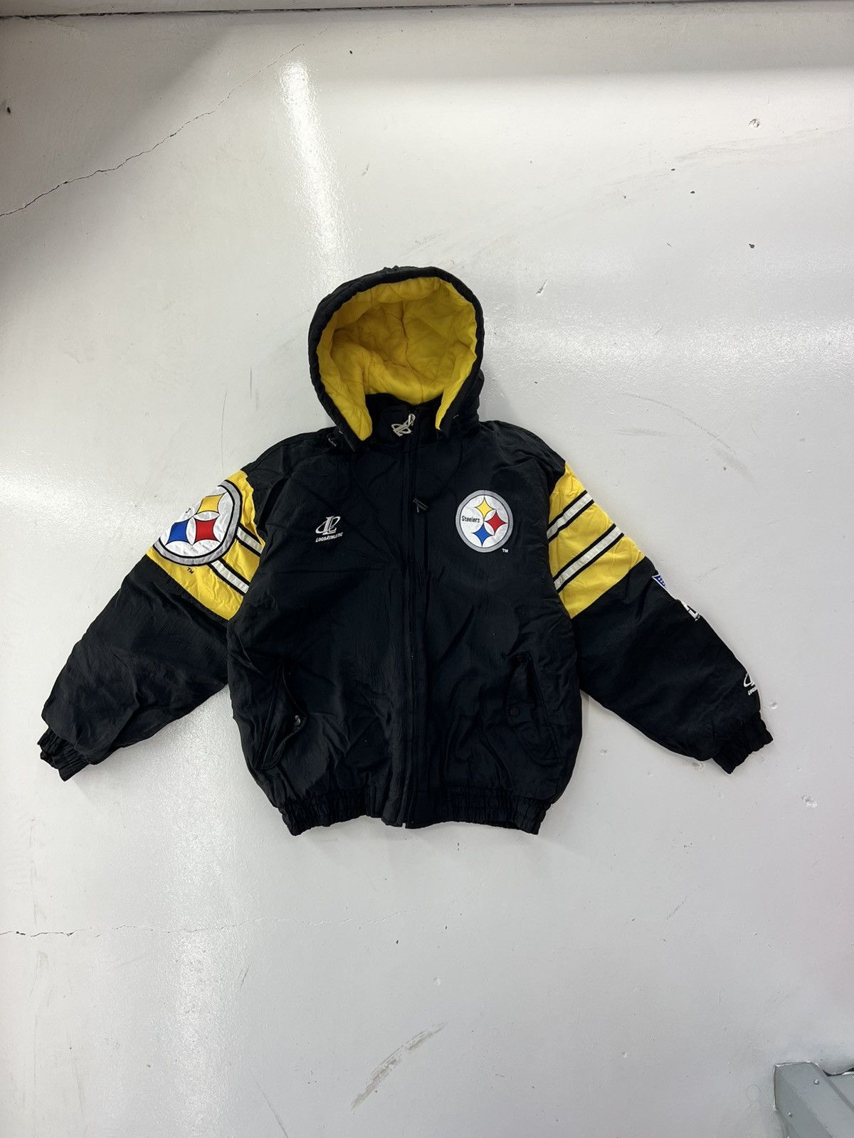 Vintage 90’s STARTER hotsell NFL Steelers Satin bomber jacket size XL