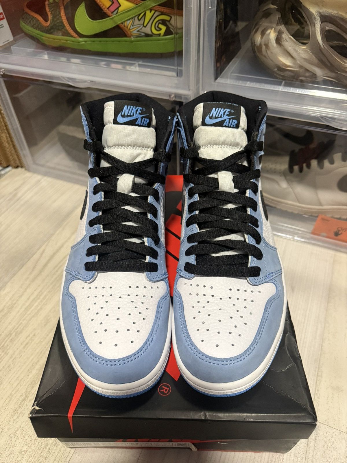 Jordan Brand Air Jordan 1 Retro High OG University Blue Size US 9.5 / EU 42-43 - 4 Thumbnail