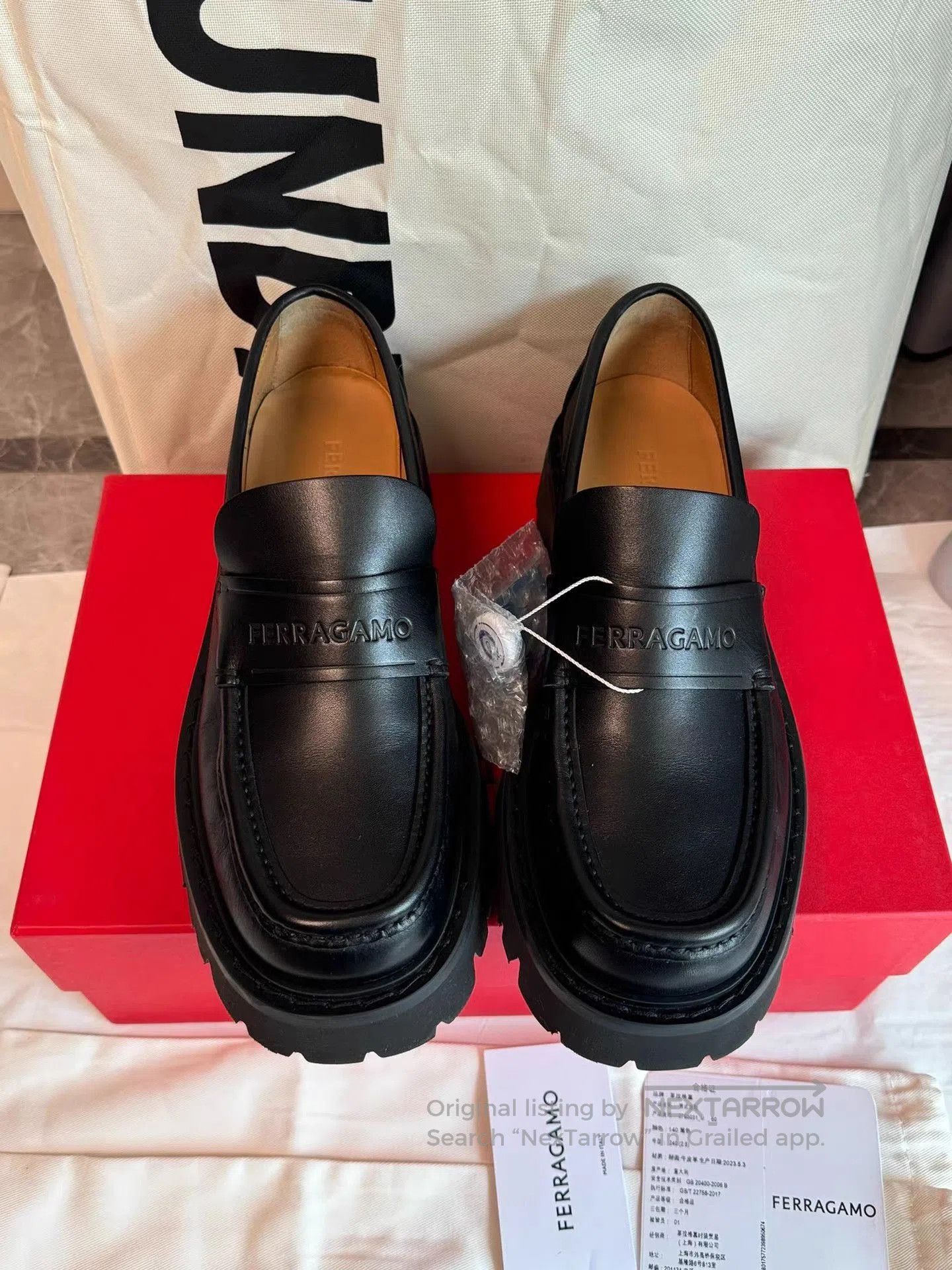 Salvatore Ferragamo Black Leather Slip. Size US 7 / EU 40 - 1 Thumbnail